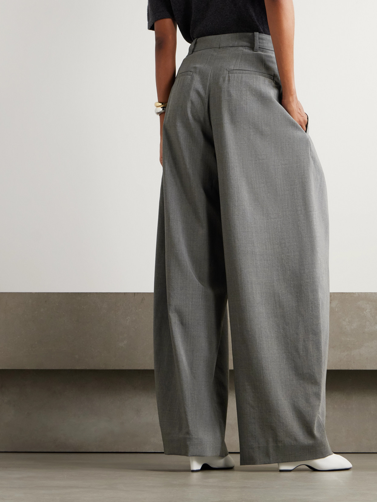 Jacquemus D'homme Pleated Stretch-wool Tapered Pants In Multi