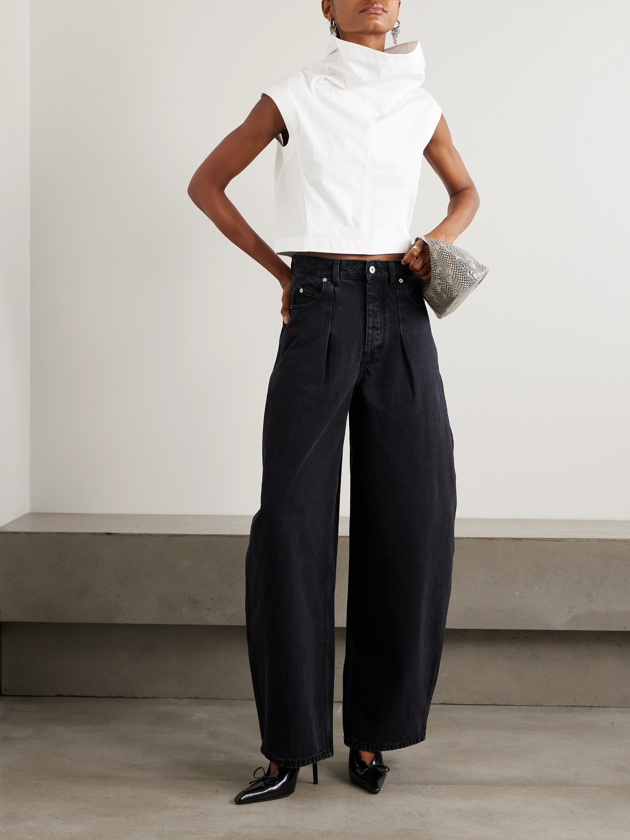 Jacquemus The Pasante Cropped Paneled Cotton-poplin Turtleneck Top In White