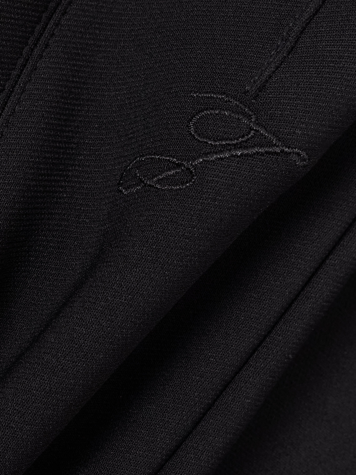 Jacquemus The Capri Stretch-crepe Shorts In Black