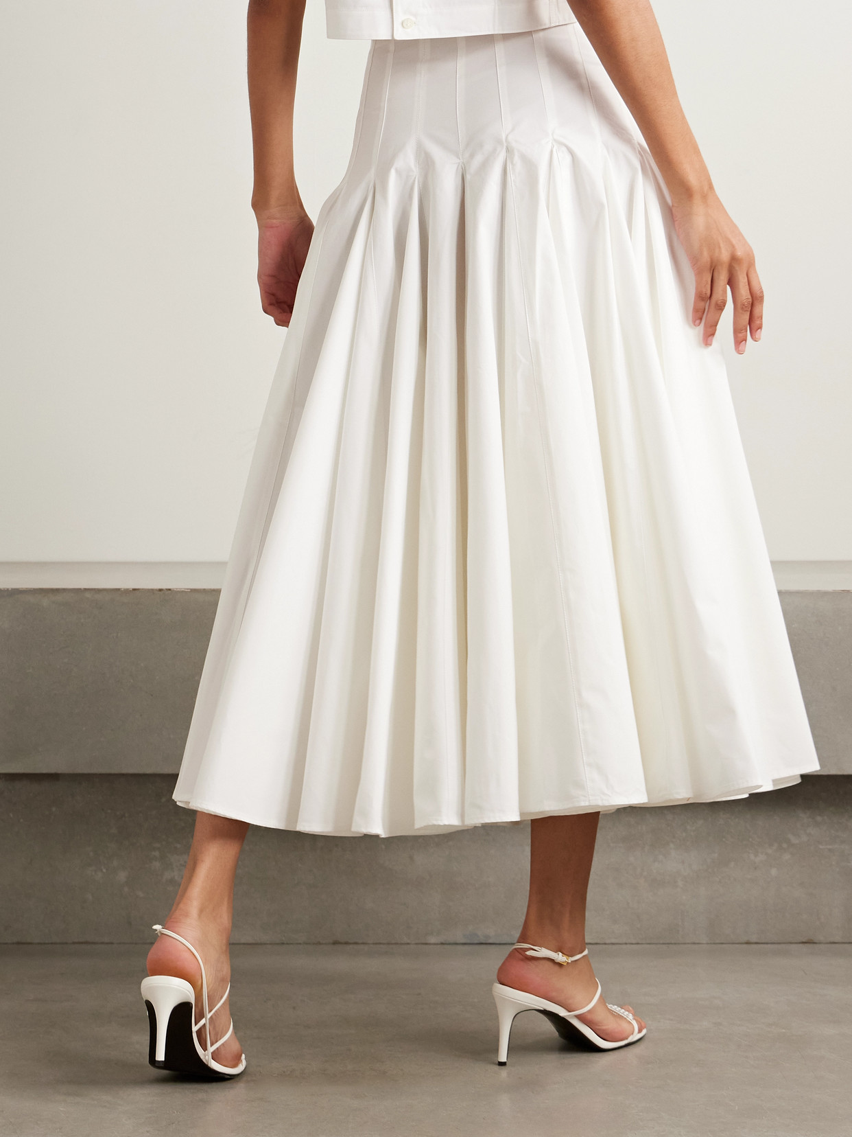 Jacquemus Triana Pleated Cotton-poplin Midi Skirt In White