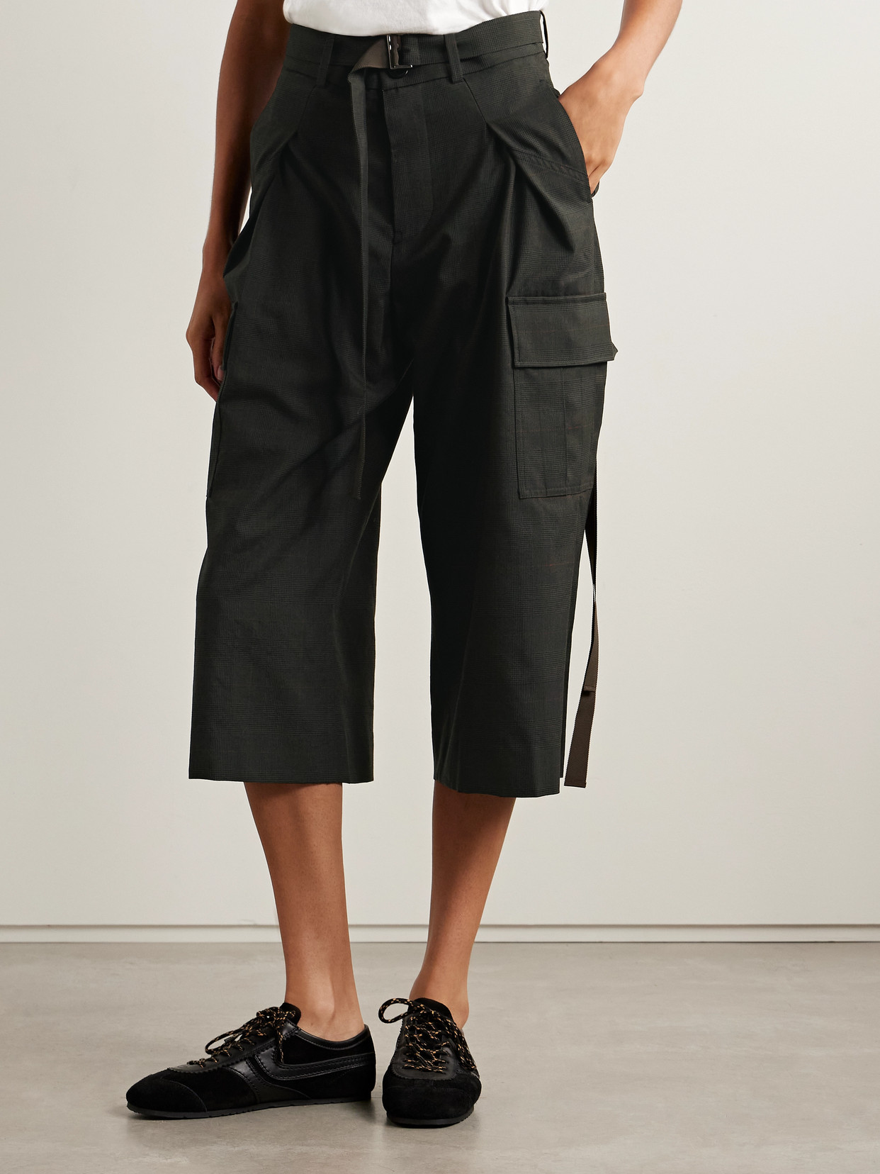 Sacai Cropped Belted Pleated Prince Of Wales Checked Wool Tapered Pants In Green