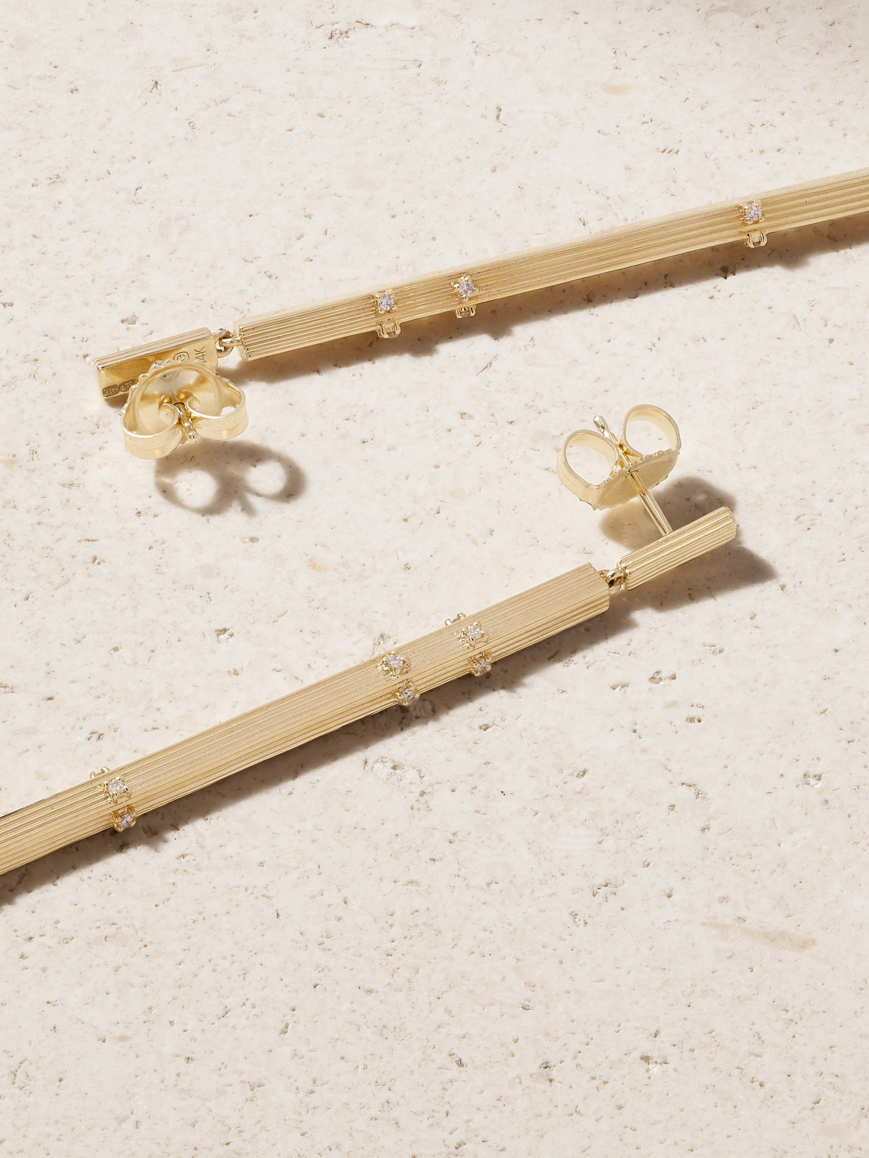 Sydney Evan Fluted Bar 14-karat Gold Diamond Earrings In Gold