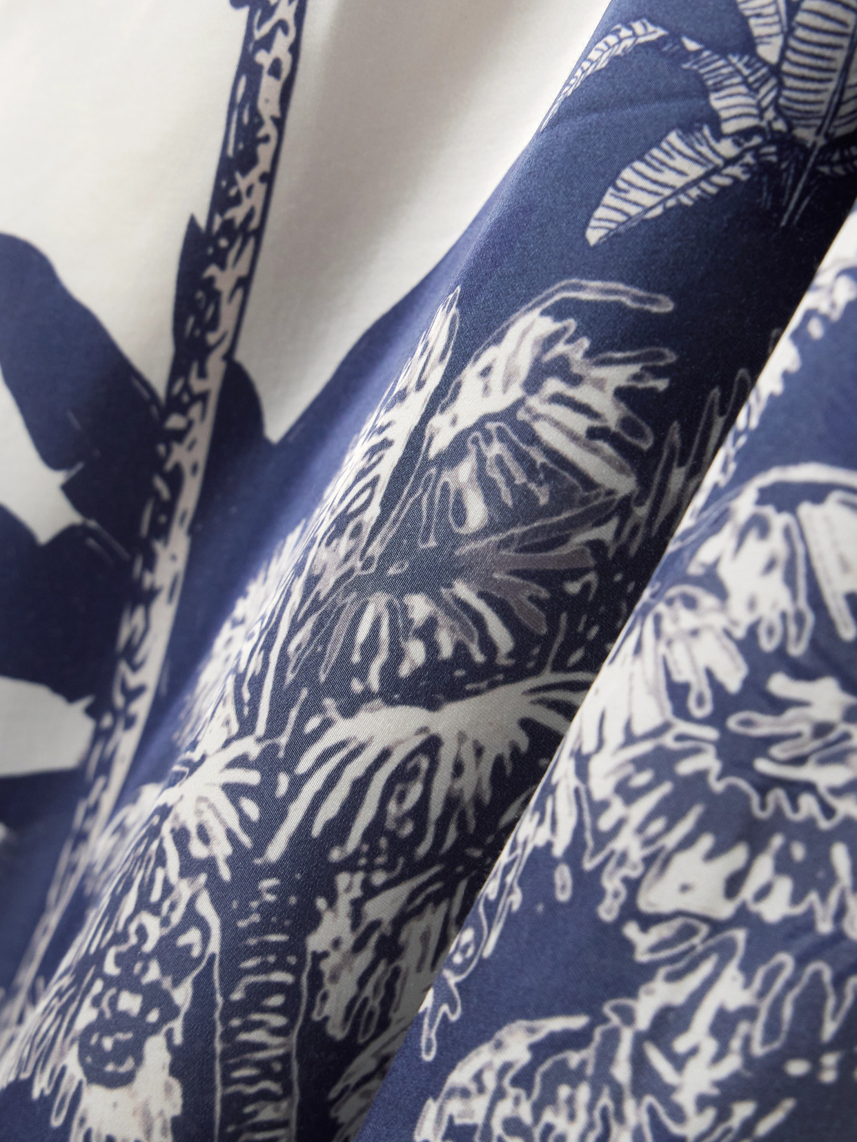 Andres Otalora Gingko Printed Lenzing™ Ecovero™-blend Maxi Dress In Red