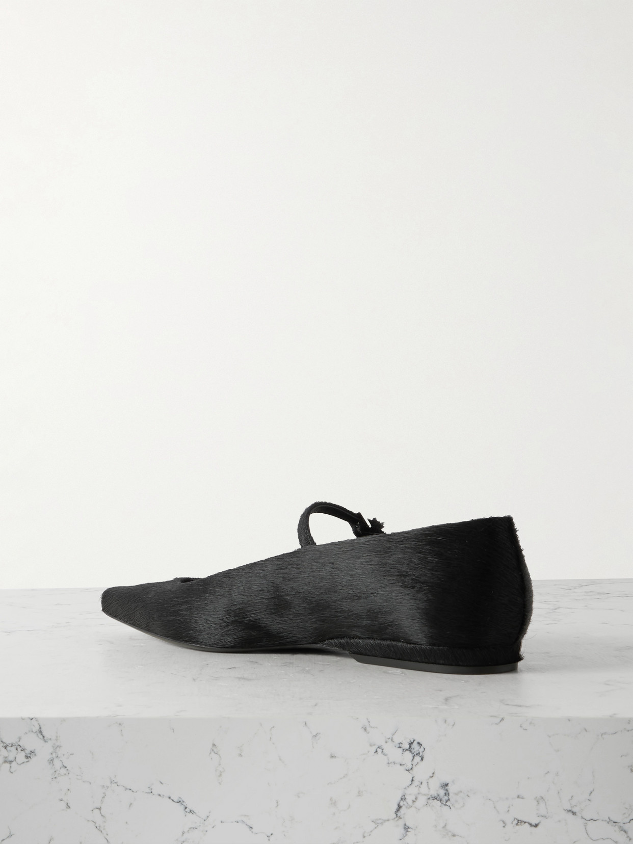 Leone Flats