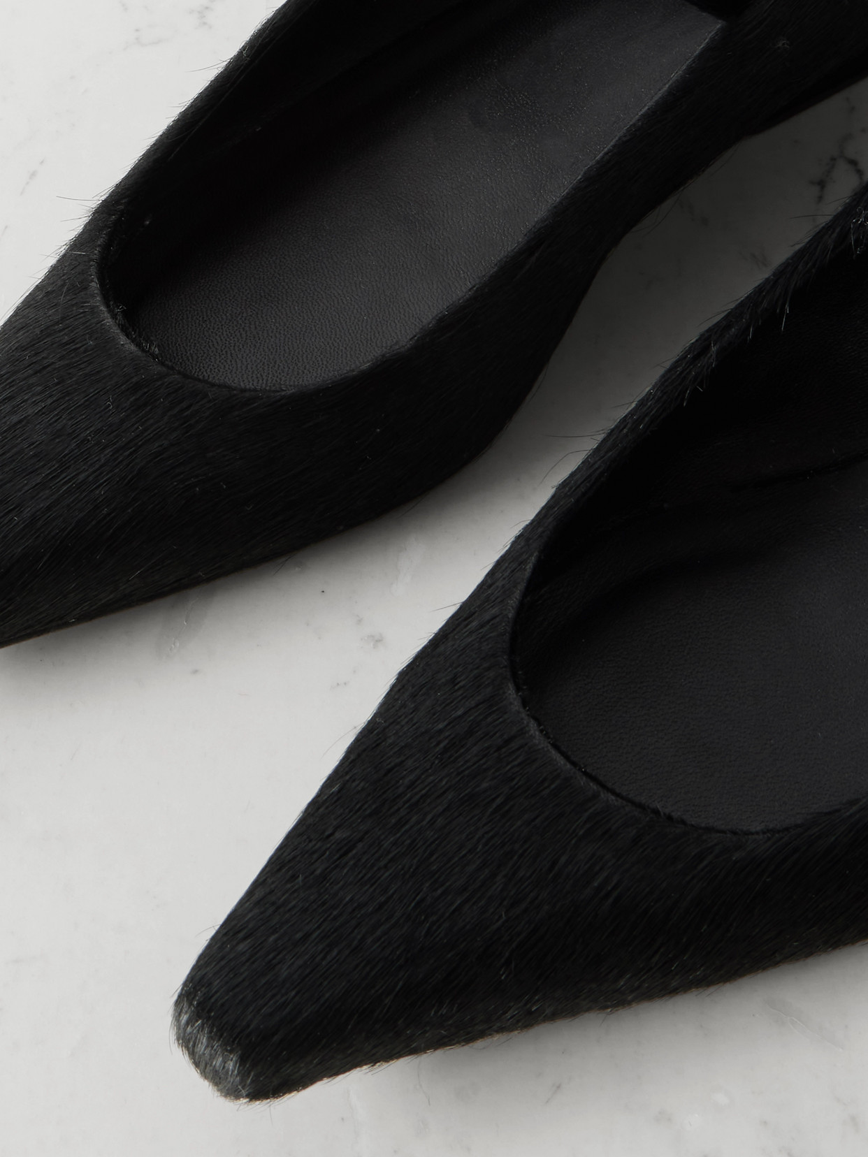 Leone Flats