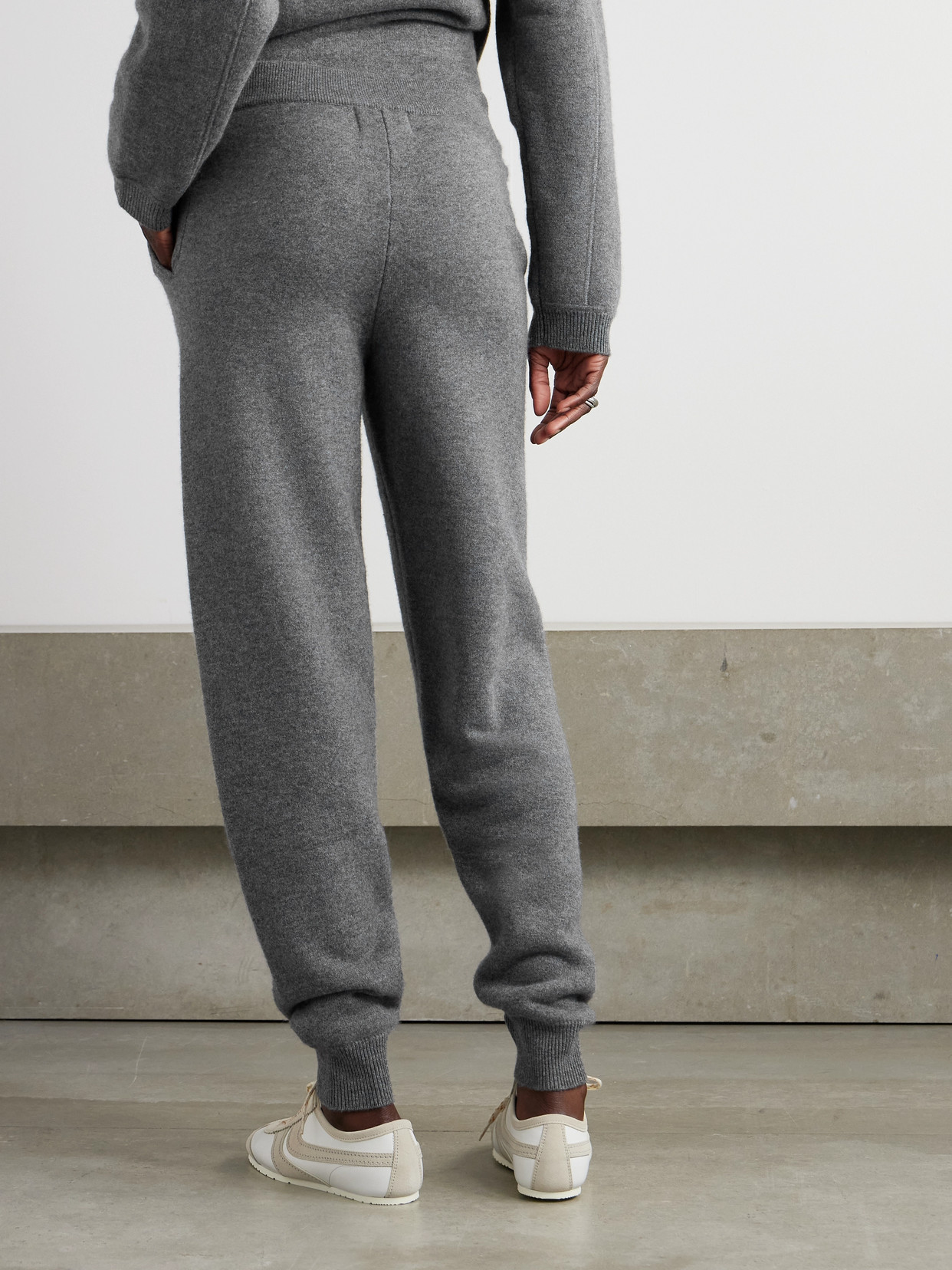 Loulou De Saison Hespero Cashmere Track Pants In Gray