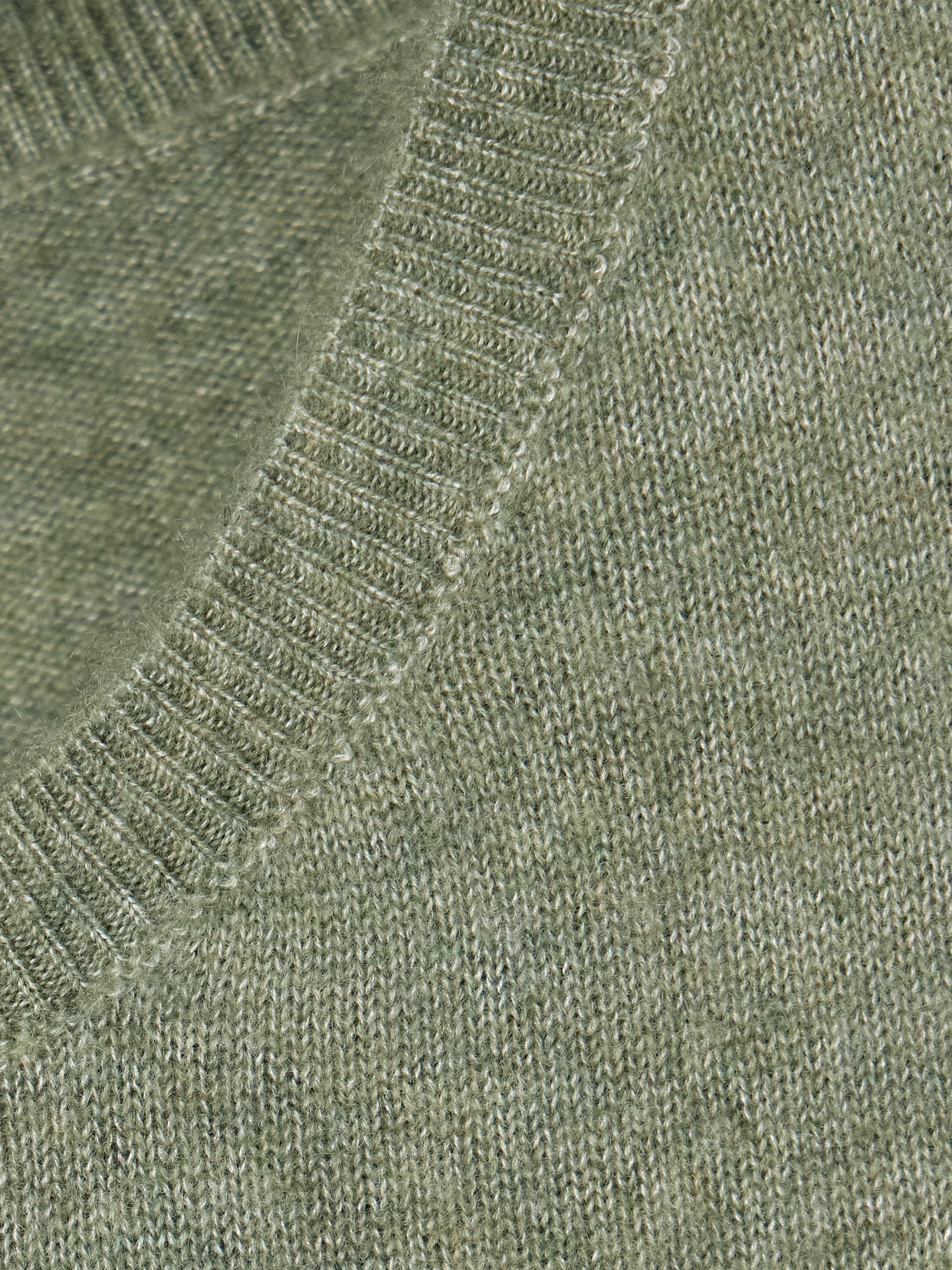 The Row Lorynna Cashmere And Silk-blend Sweater In Green