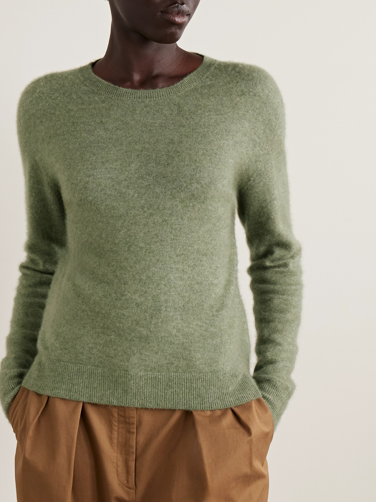 The Row Lorynna Cashmere And Silk-blend Sweater In Green