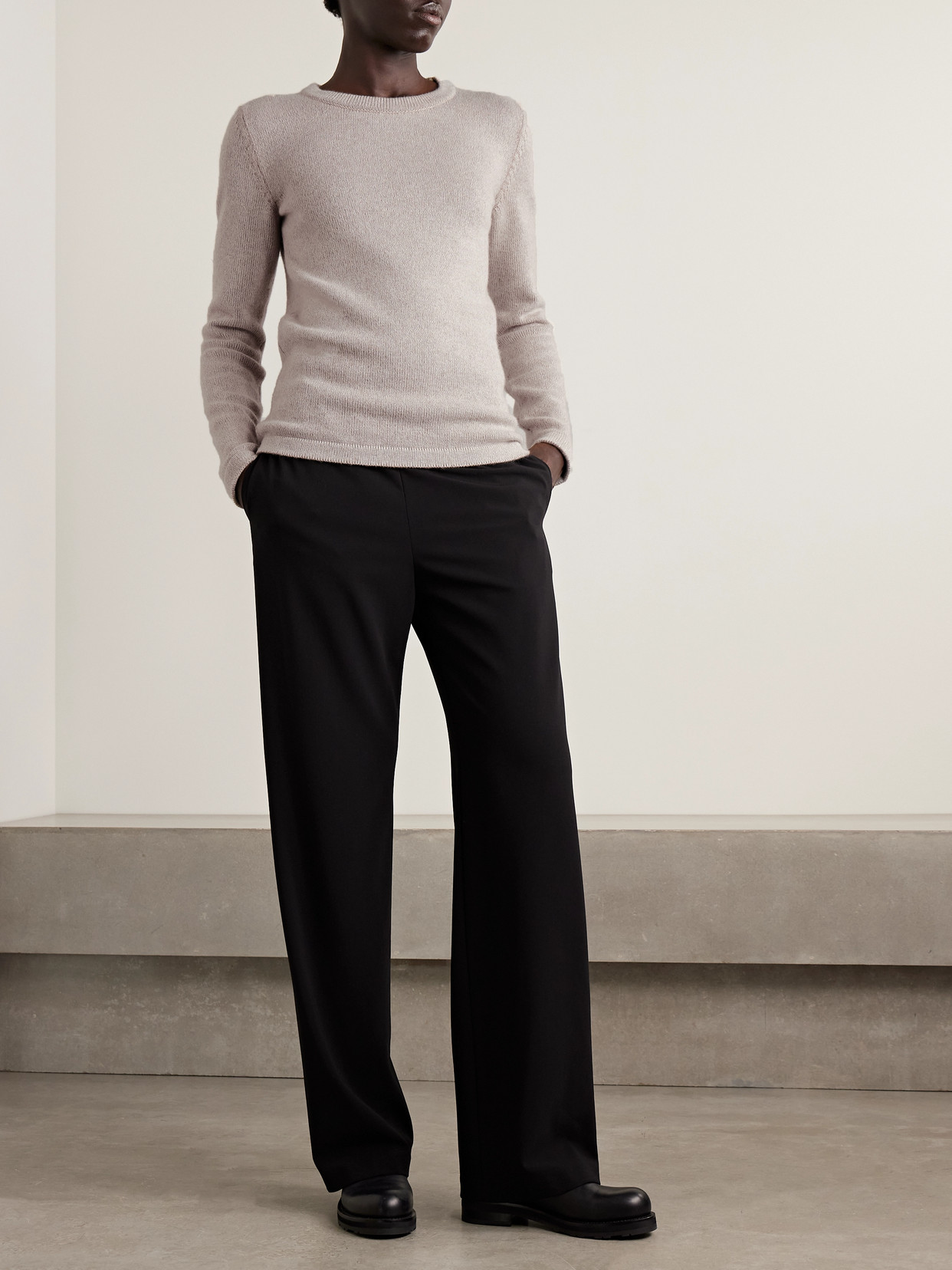 The Row Lyse Cashmere Sweater In Neutral