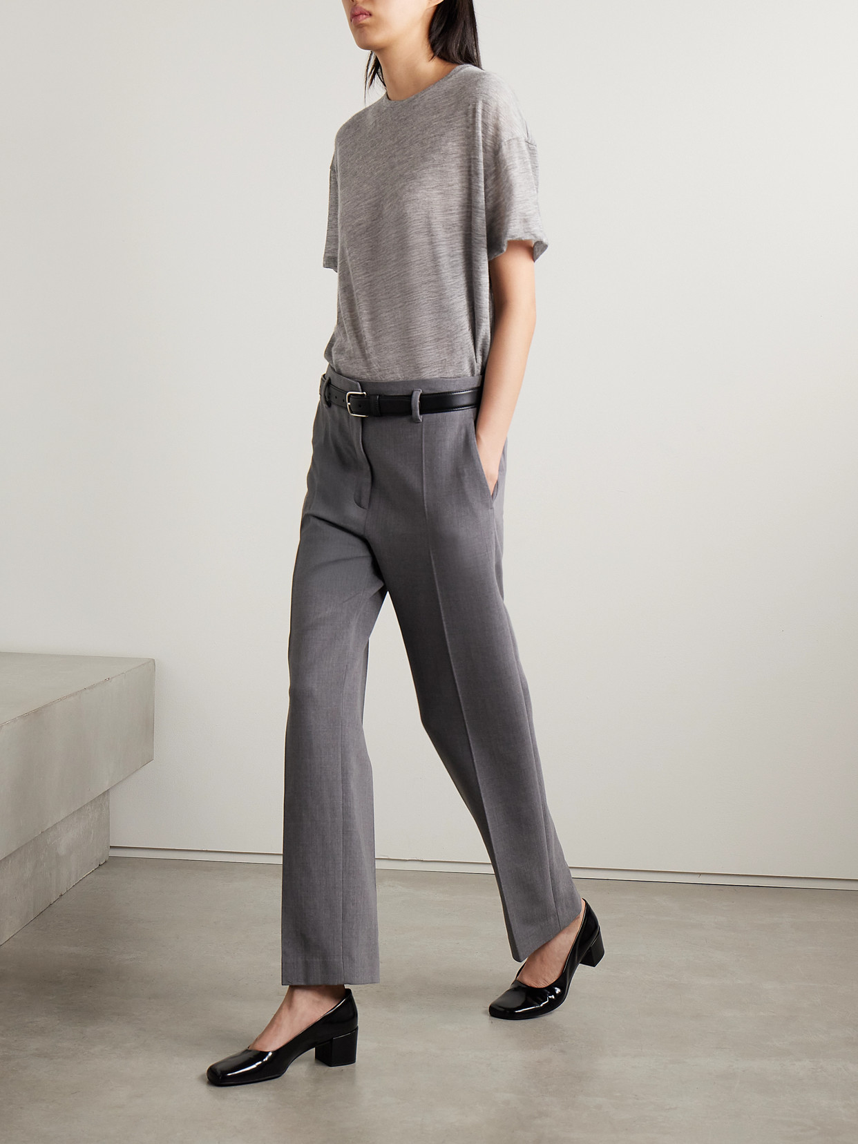 The Row Lila Knitted Cashmere Top In Gray