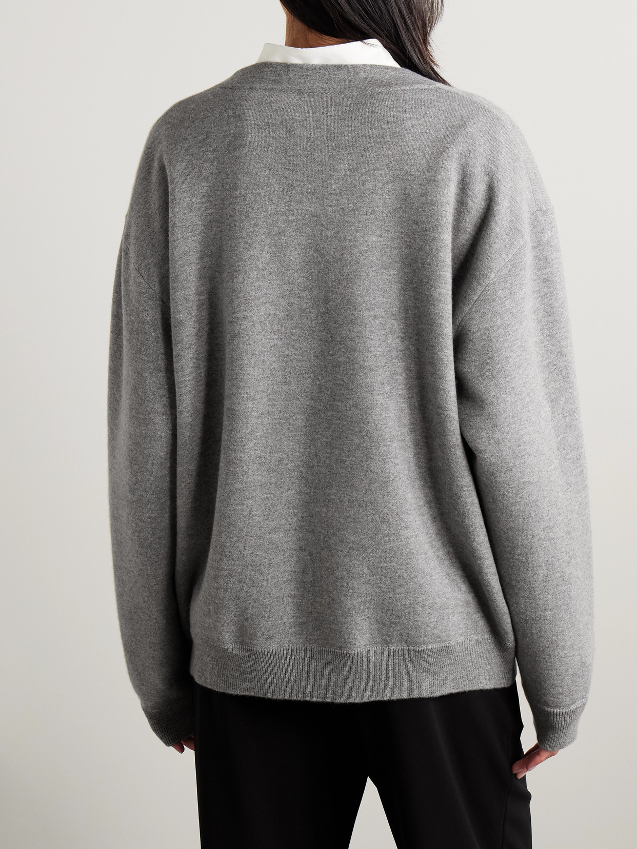 The Row Lonn Oversized Cashmere Cardigan In Gray