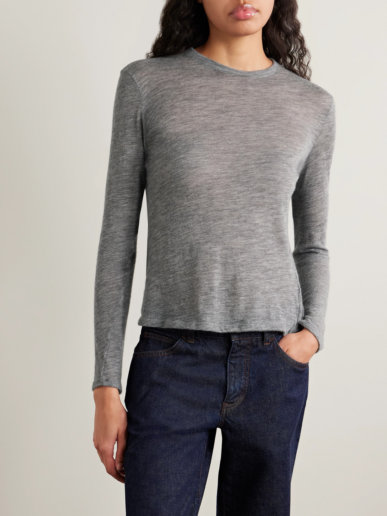 The Row Iverness Cashmere Top In Gray
