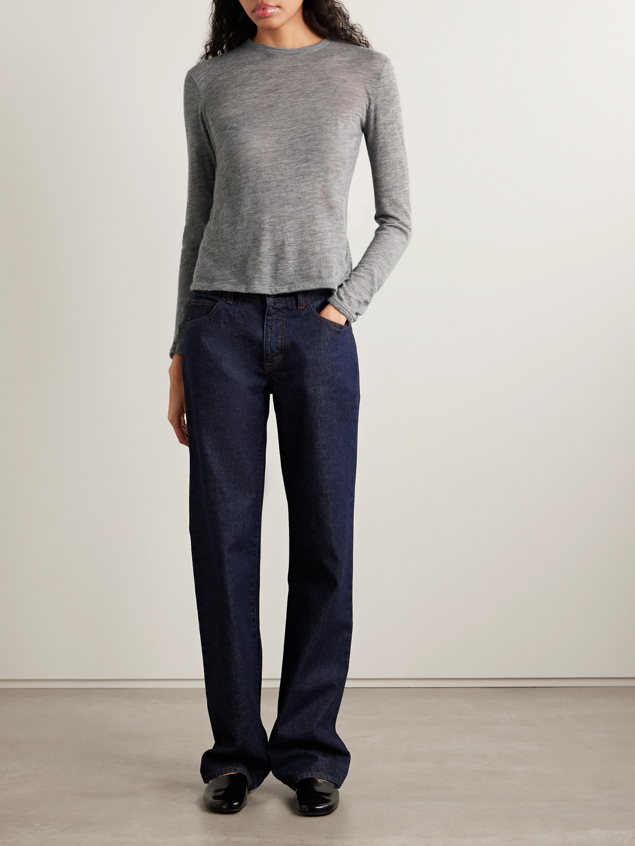 The Row Iverness Cashmere Top In Gray