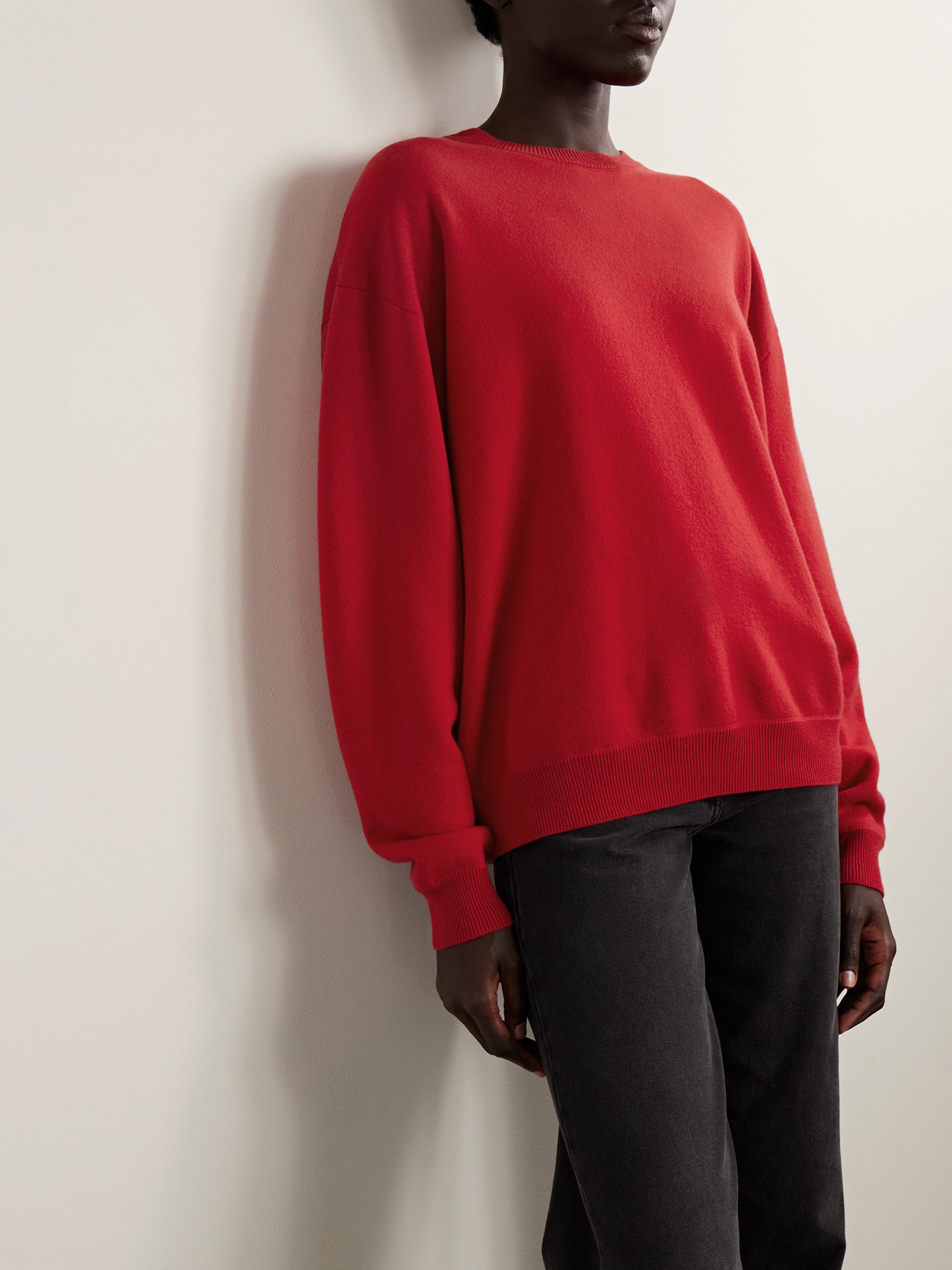 The Row Leora Cashmere Sweater In Red