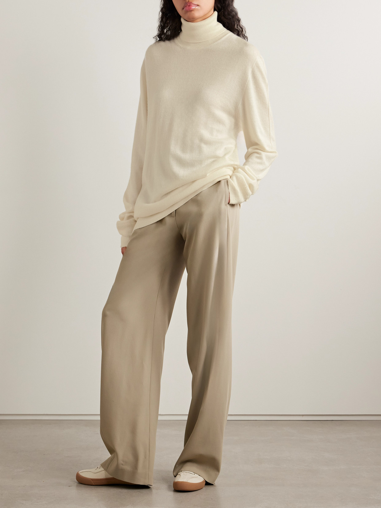 The Row Lizzy Oversized Cashmere Turtleneck Sweater In Neutral