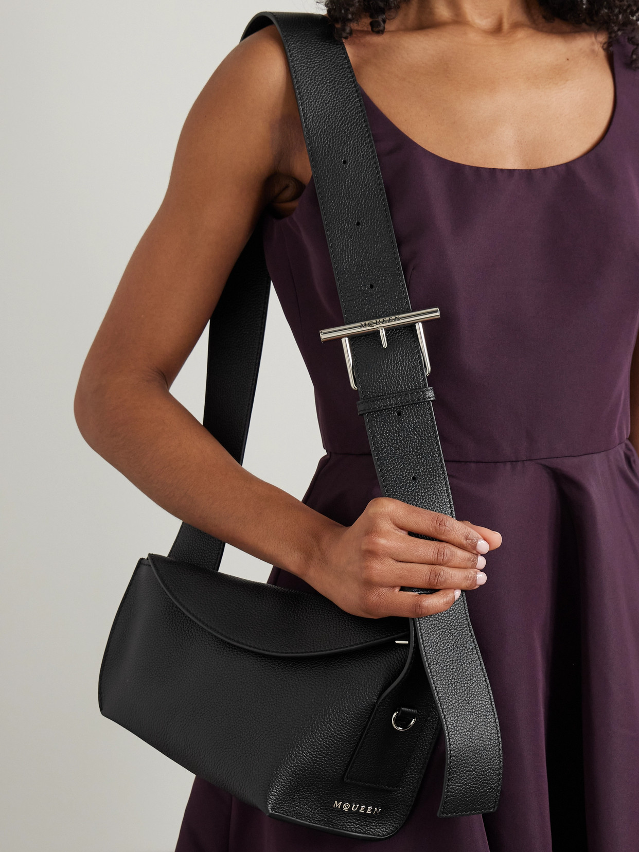 Alexander Mcqueen T-bar Sling Pebbled-leather Shoulder Bag In Black