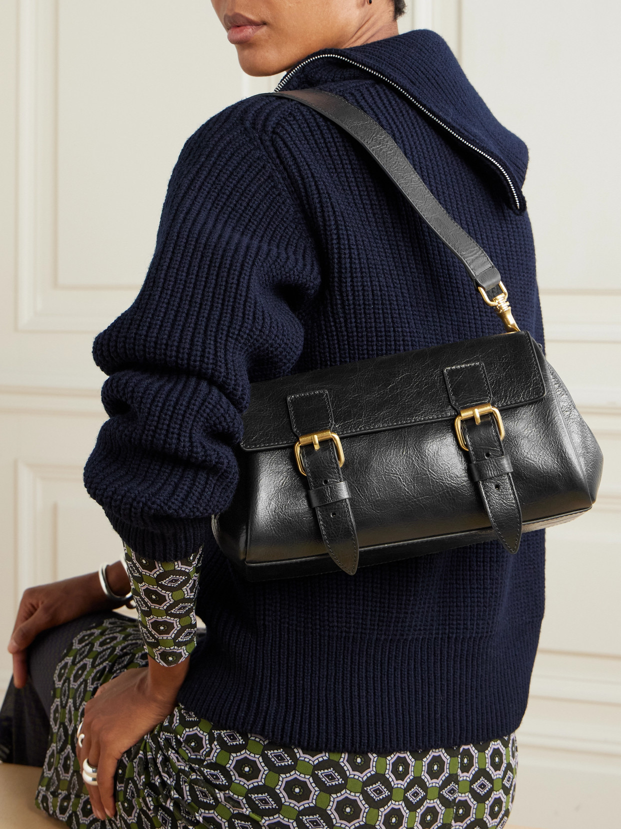 Dries Van Noten Buckle-fastening Leather Shoulder Bag In Black