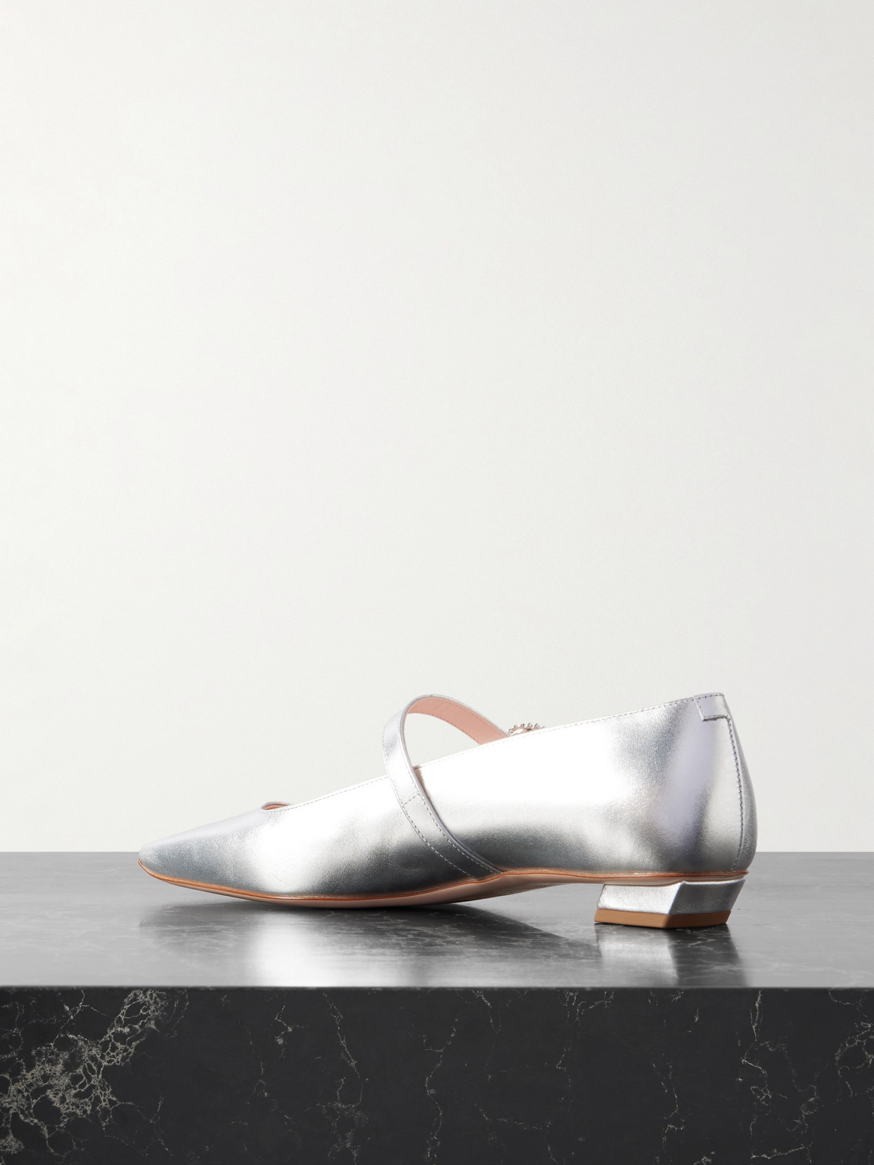 Roger Vivier Belle Vivier 25 Crystal-embellished Metallic Leather Mary Jane Ballet Flats In White