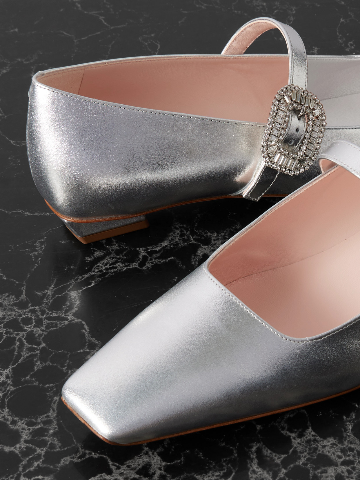 Roger Vivier Belle Vivier 25 Crystal-embellished Metallic Leather Mary Jane Ballet Flats In White