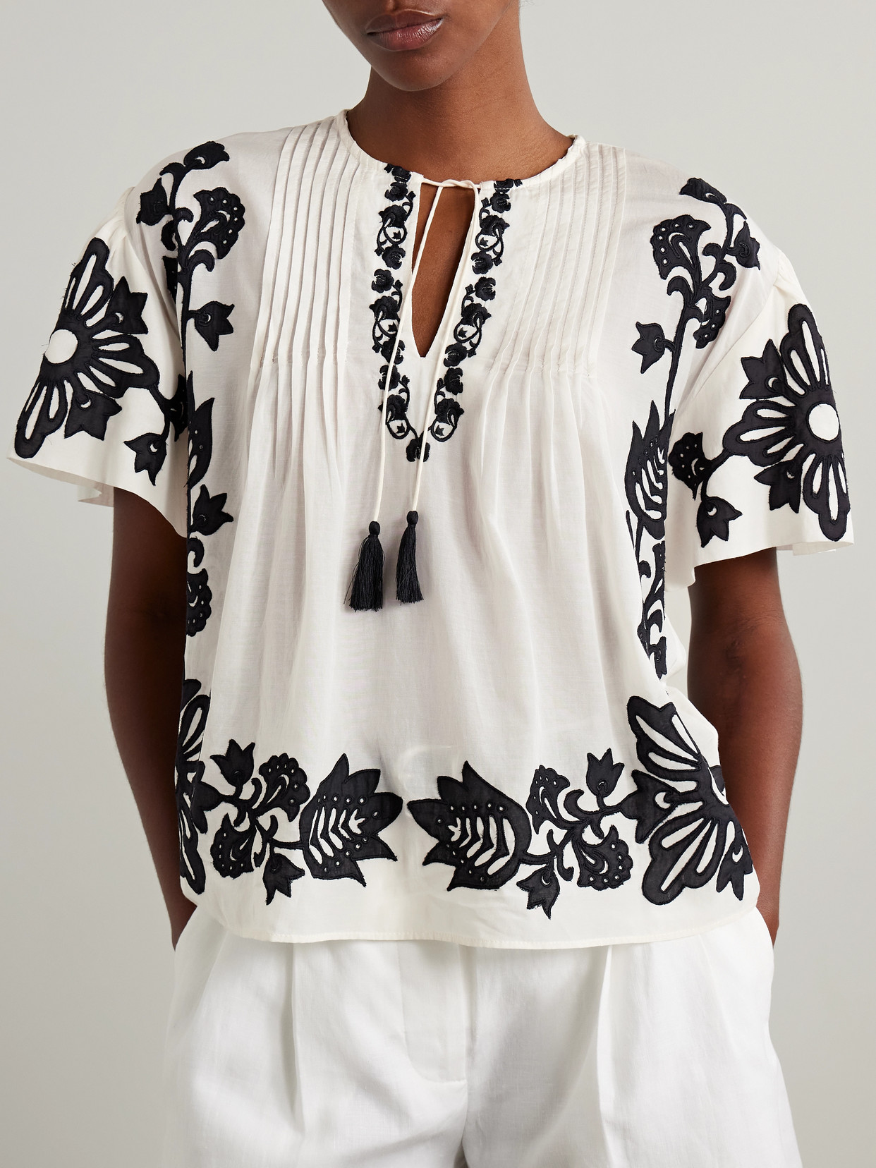 Sea Liliana Short-sleeve Appliqué Top In White