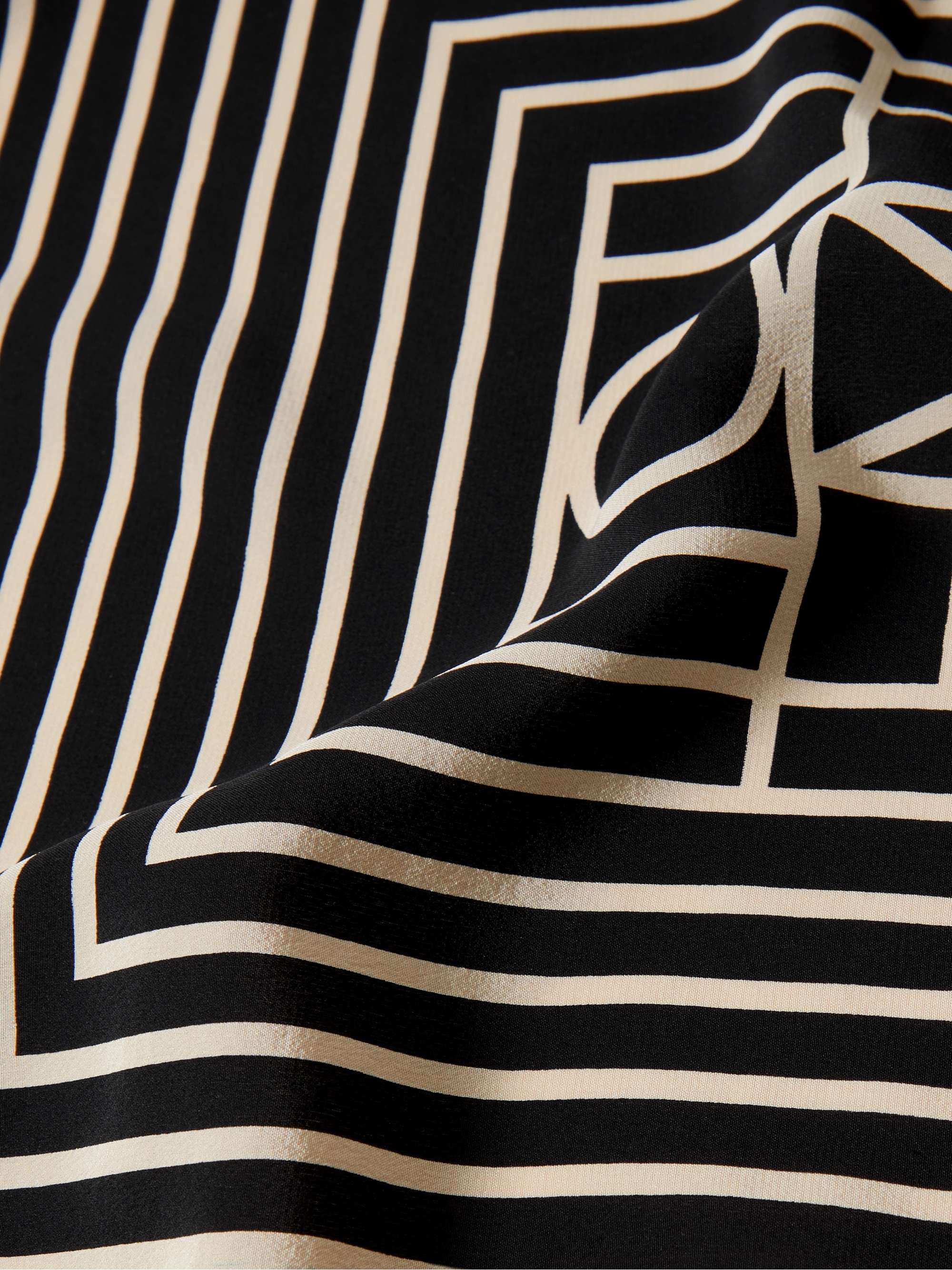 TOTEME Printed silk crepe de chine scarf