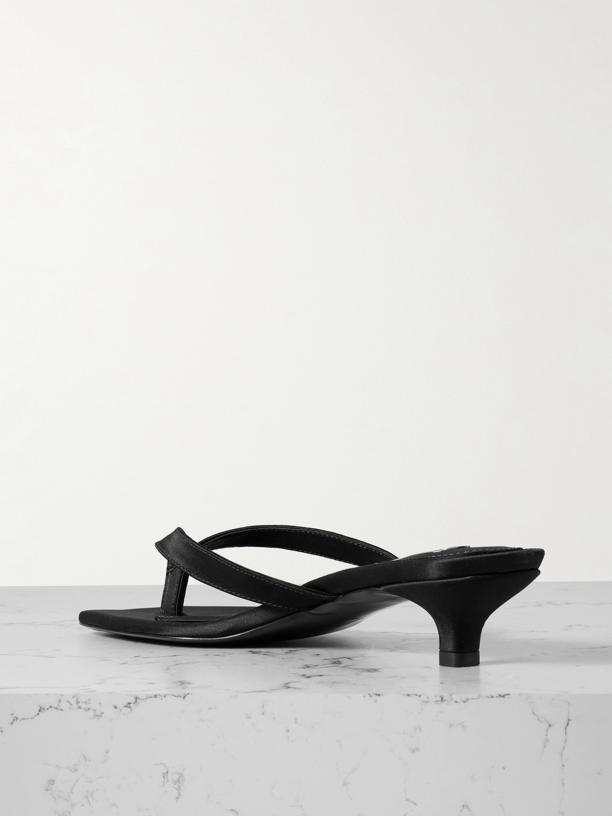 Totême Toteme Leather Heeled Thong Sandals
