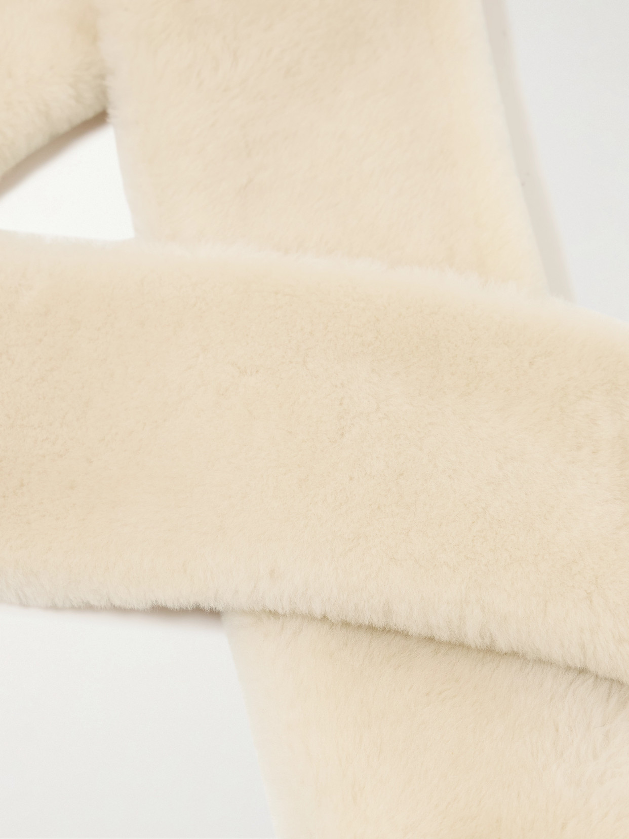 Totême Tuxedo Shearling Scarf In Neutral
