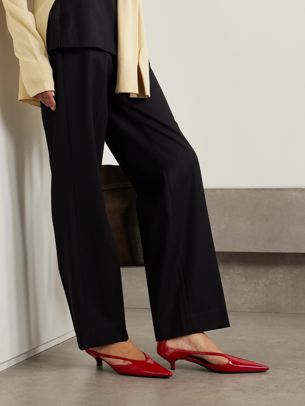 Totême Cutout Patent-leather Pumps In Red