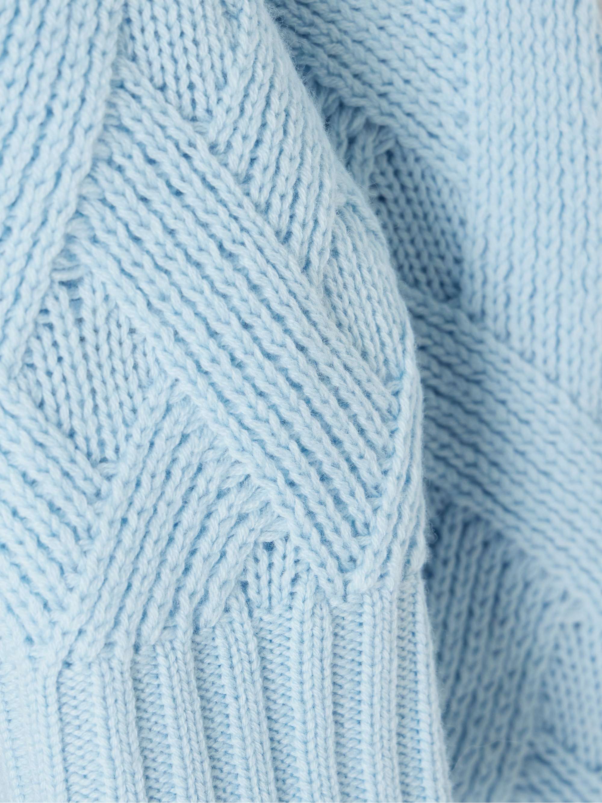 ALLUDE 