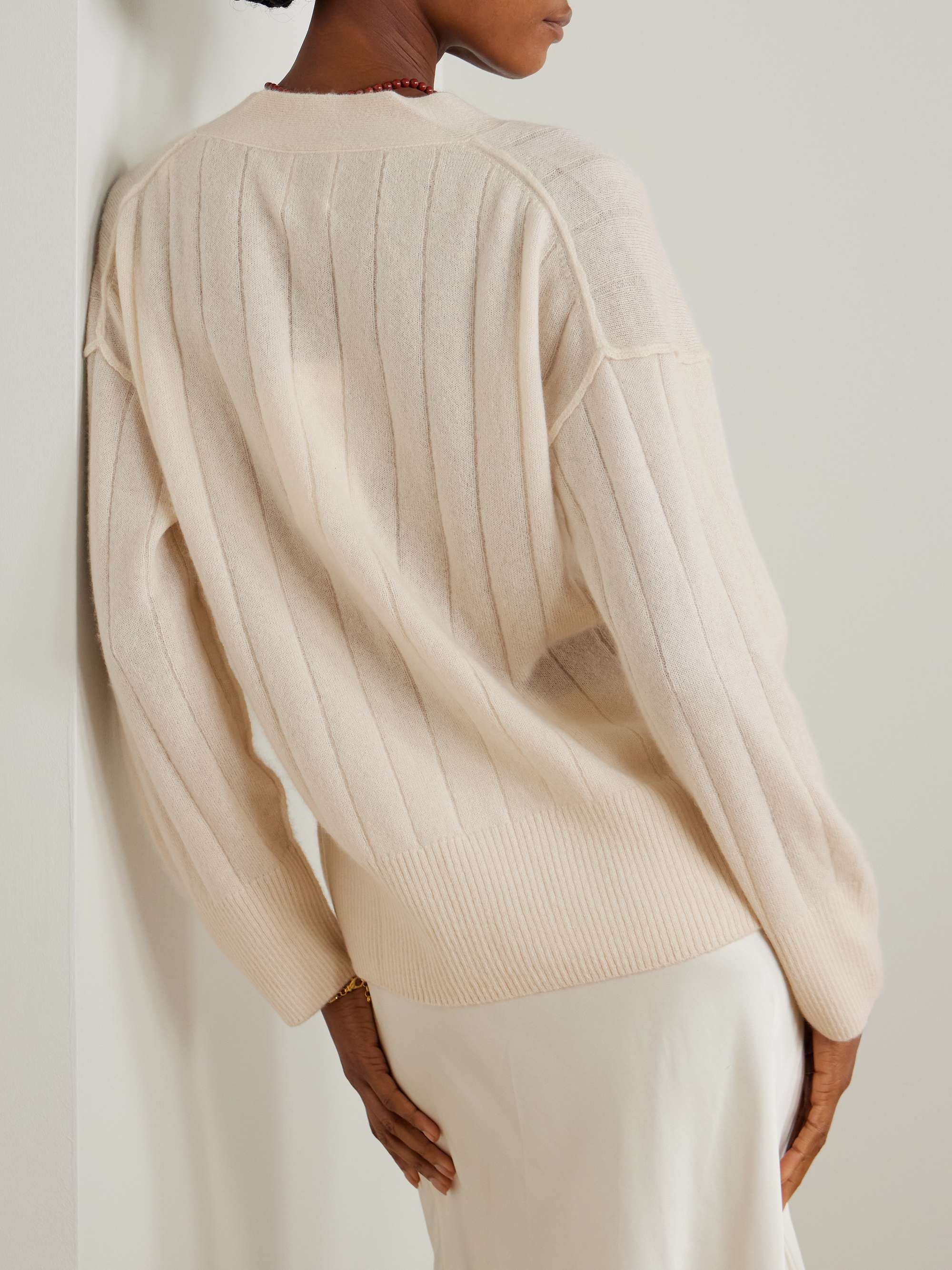 ALLUDE 