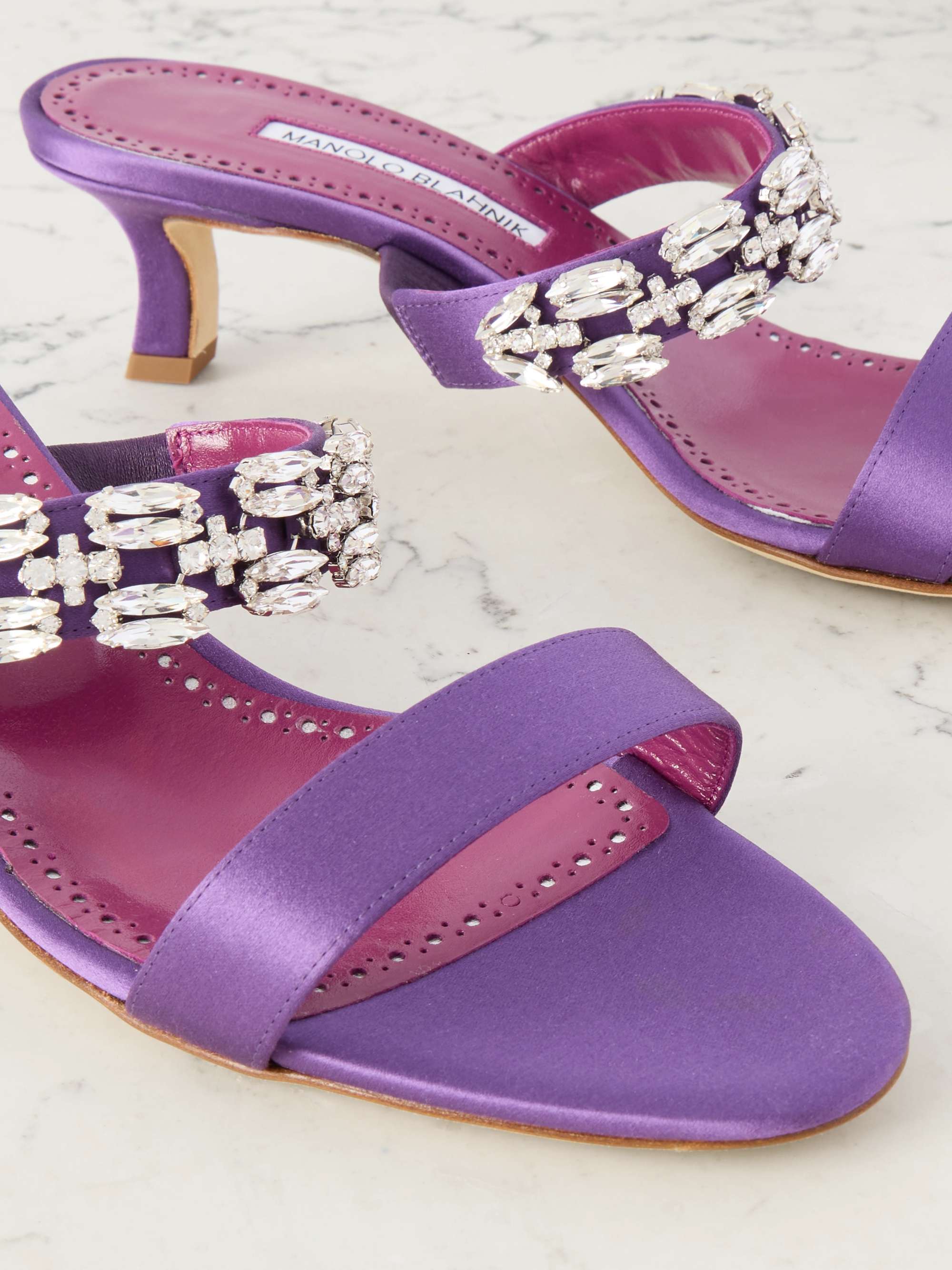 MANOLO BLAHNIK 