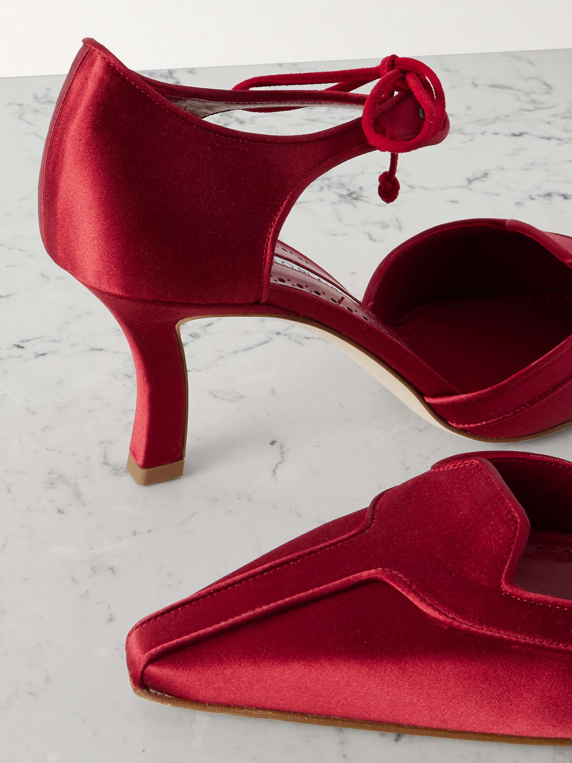 MANOLO BLAHNIK 