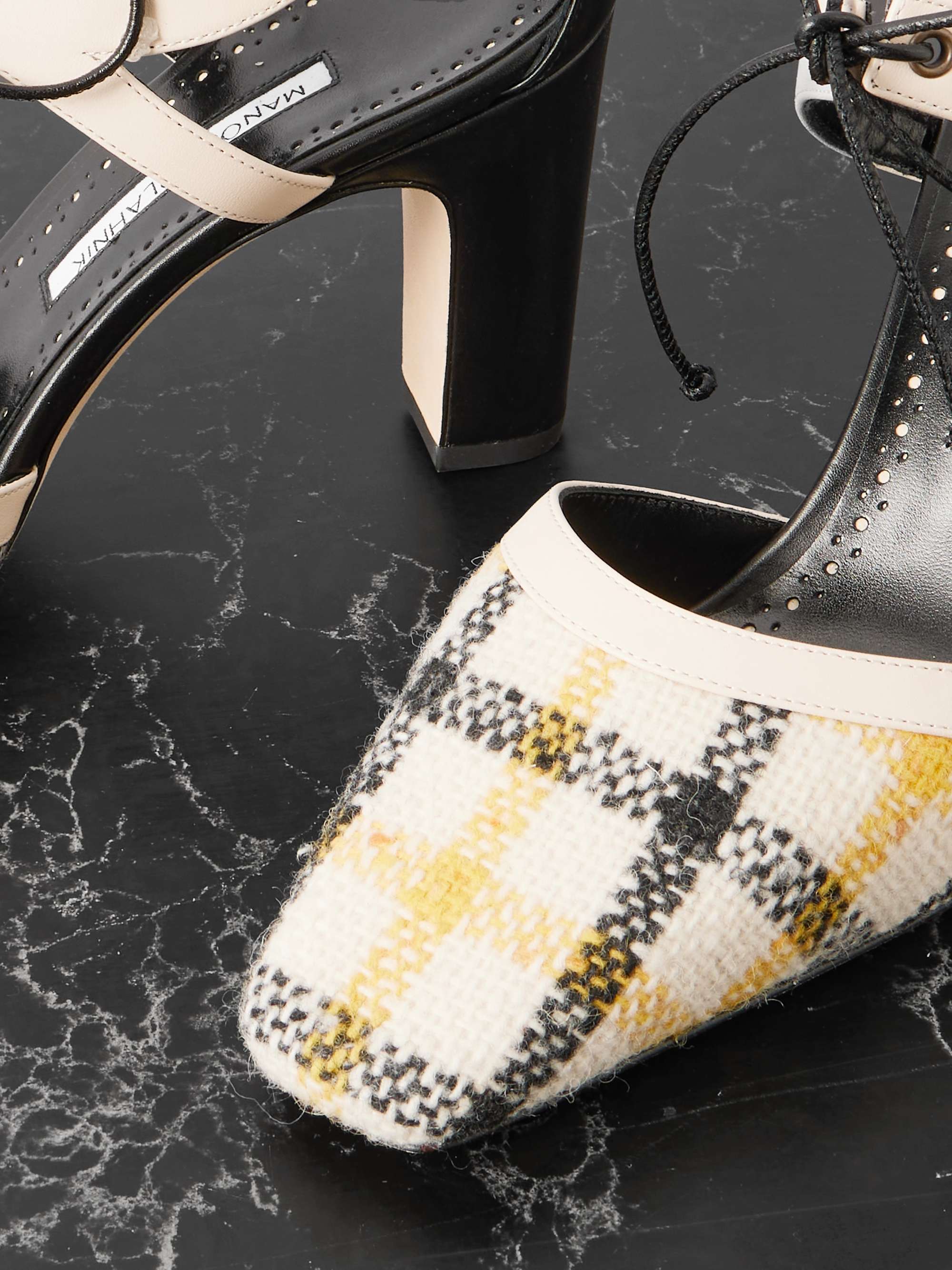 MANOLO BLAHNIK 