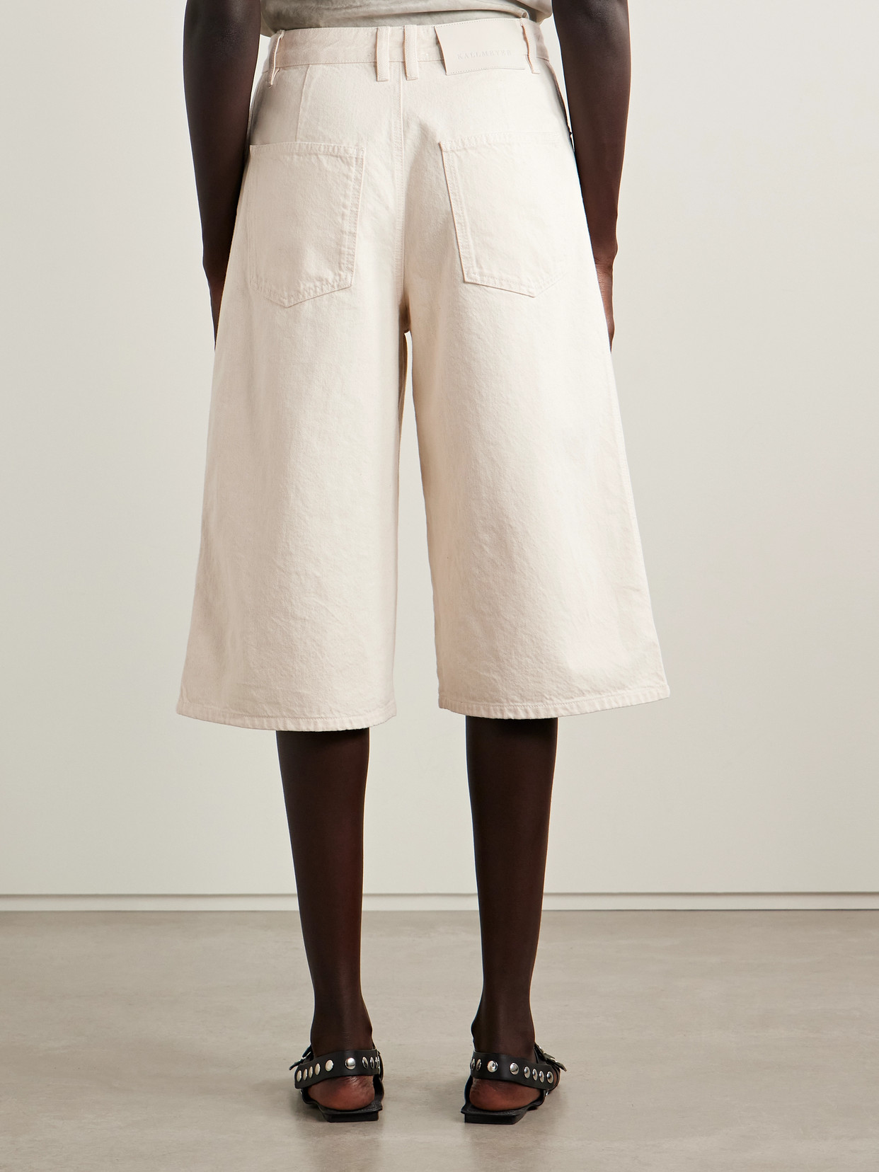 Kallmeyer Hayes Cotton Knee Shorts In Neutral