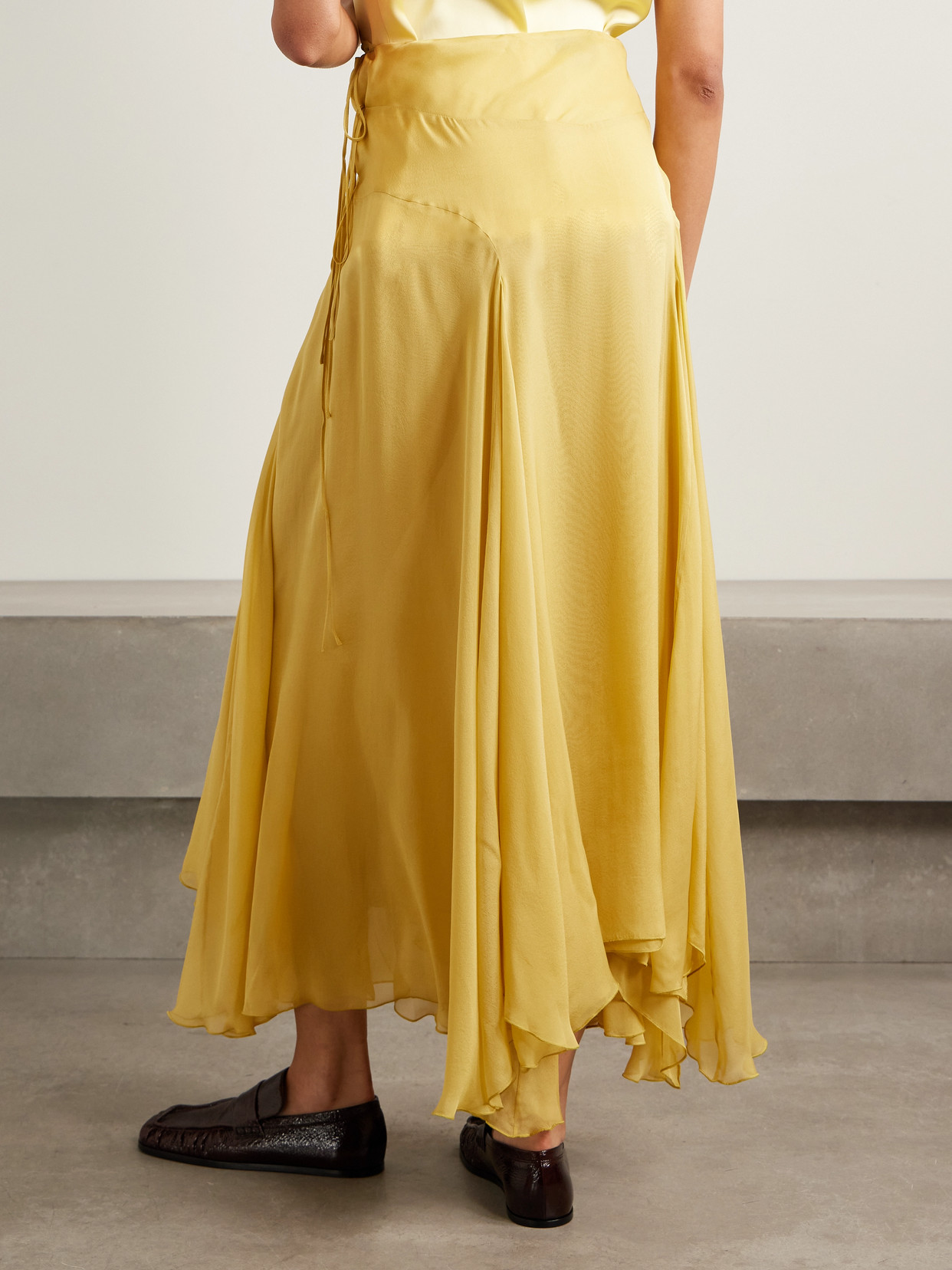 Kallmeyer Alyse Asymmetric Pleated Silk-chiffon Maxi Skirt In Yellow