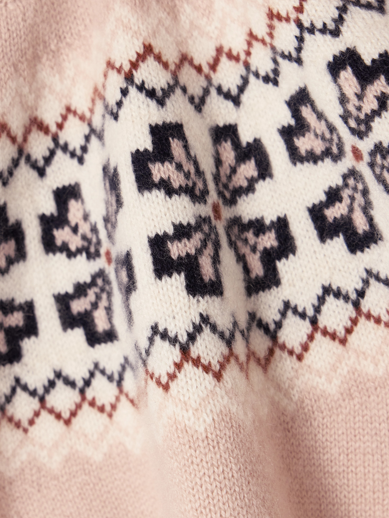Frame Fair Isle Cashmere Sweater In Neutral