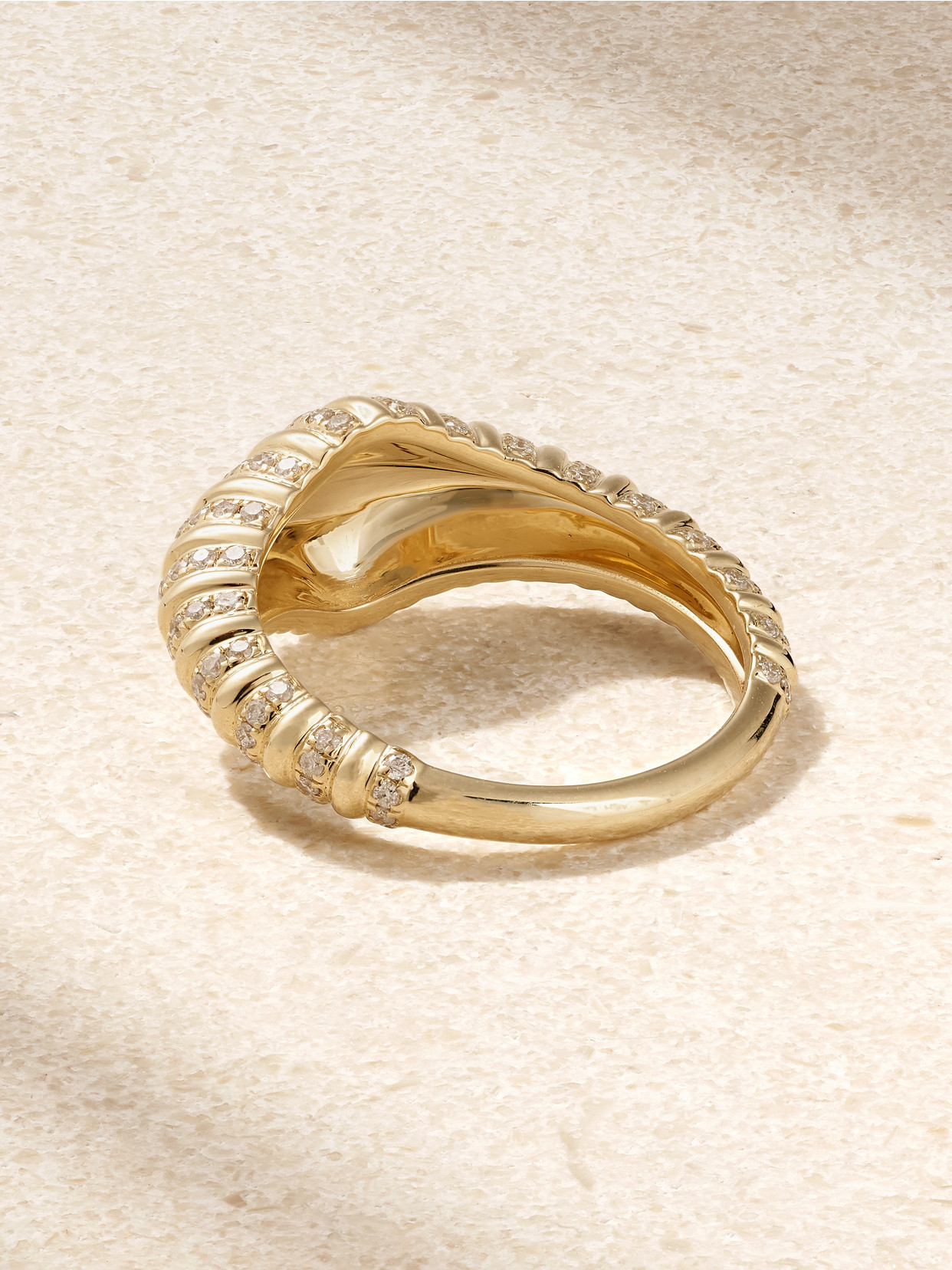 Yvonne Léon Nano Chevalière Berlingot 9-karat Gold Diamond Ring In Gold