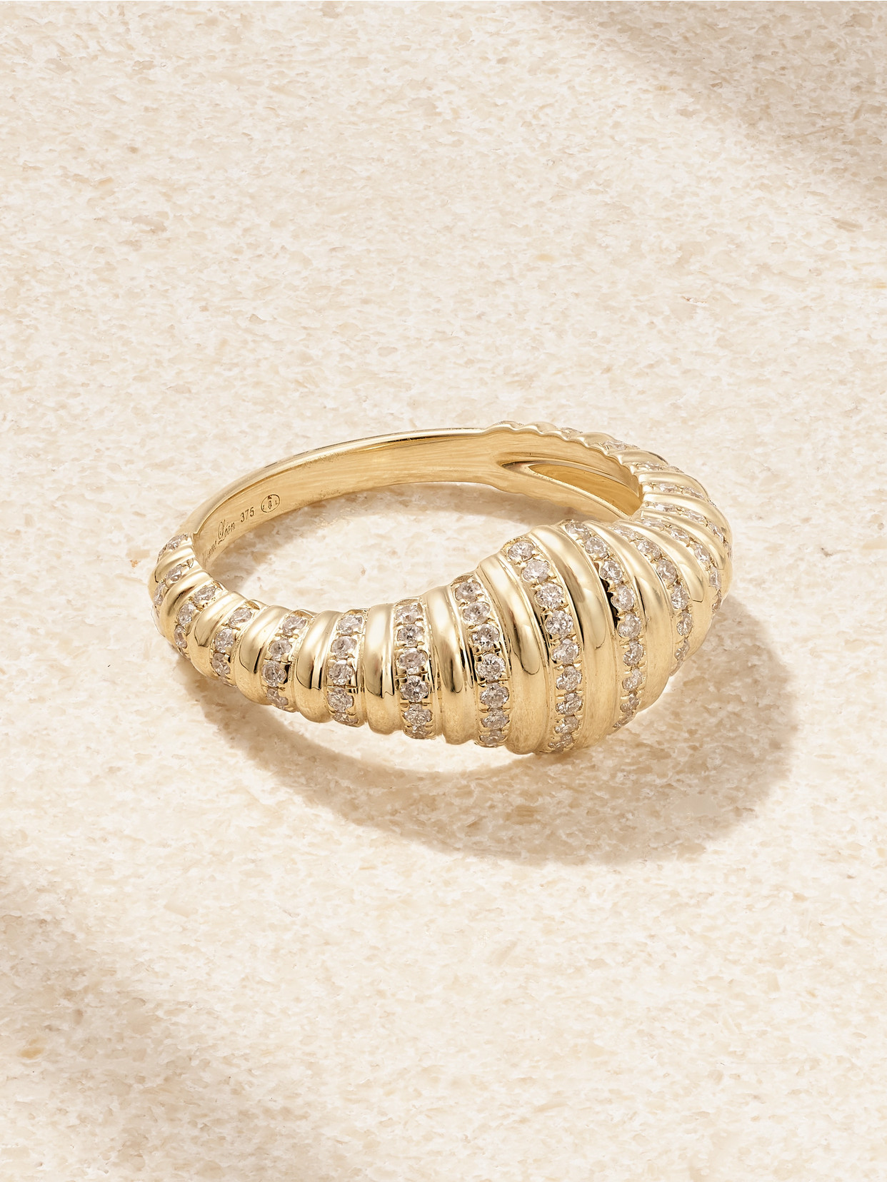 Yvonne Léon Nano Chevalière Berlingot 9-karat Gold Diamond Ring