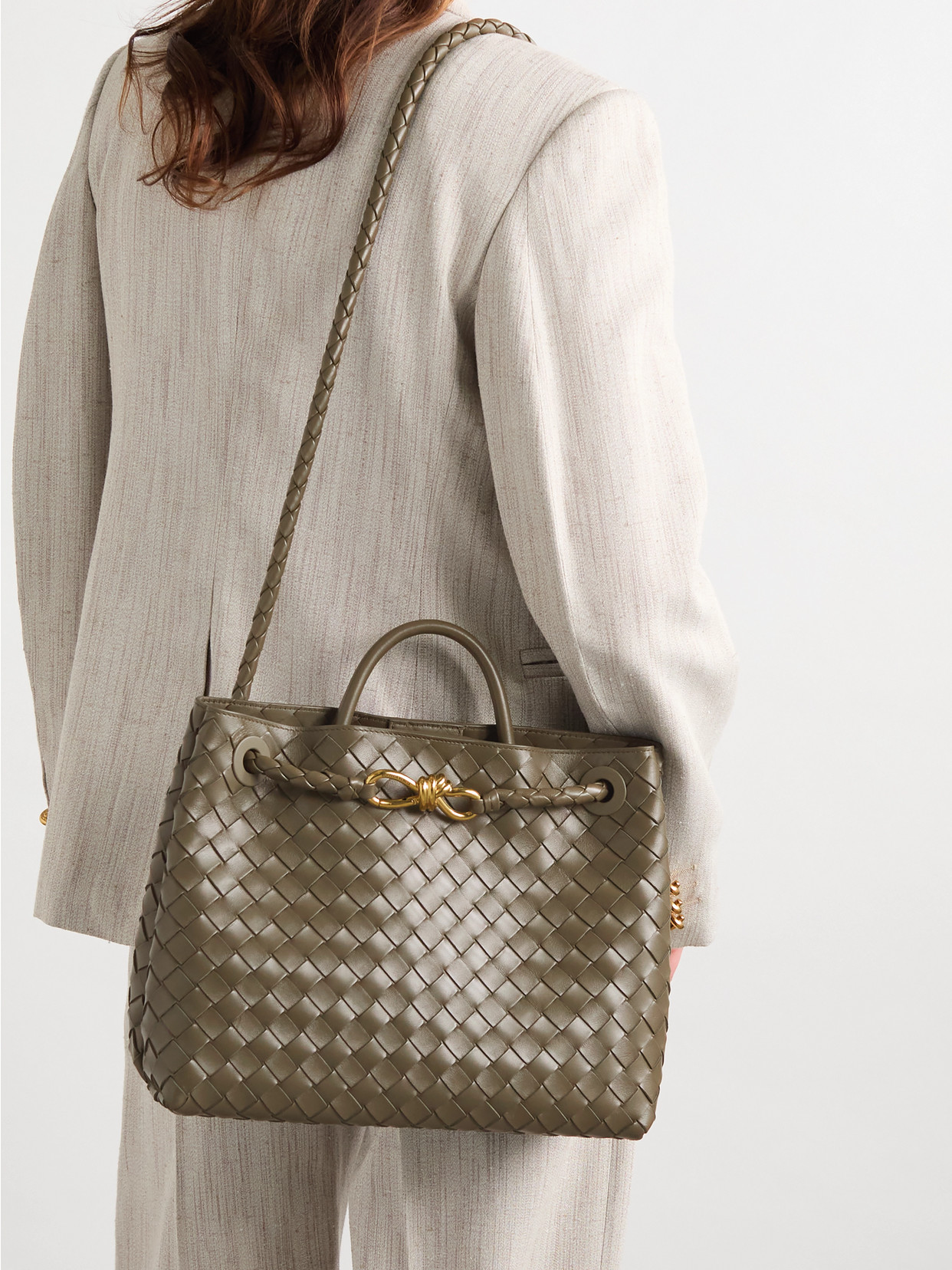 Bottega Veneta Andiamo Intrecciato Medium Leather Tote Bag In Green