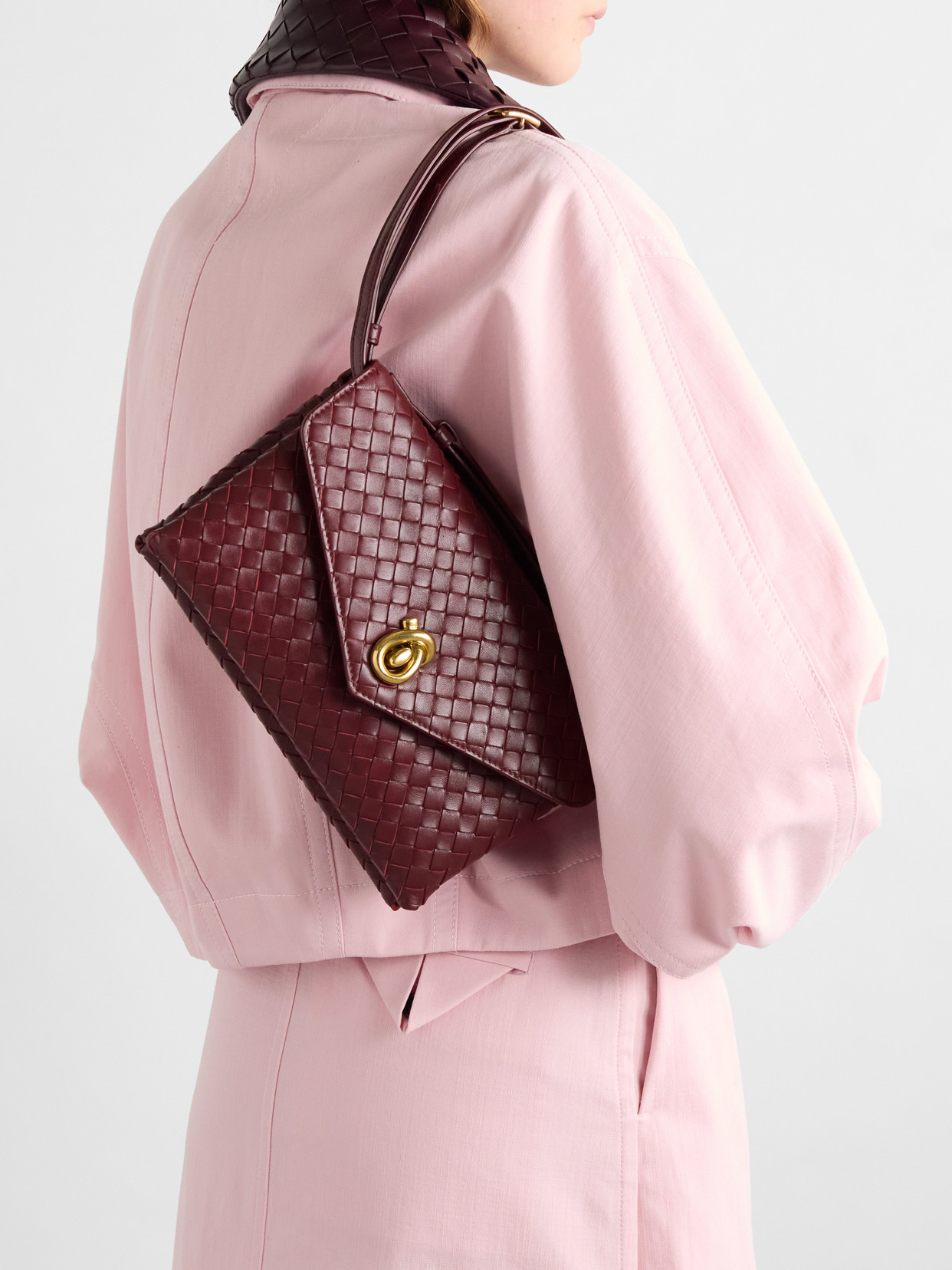 Knot Lock Medium Intrecciato Shoulder Bag