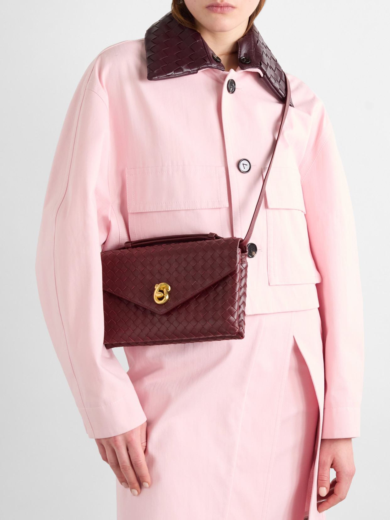 Knot Lock Medium Intrecciato Shoulder Bag