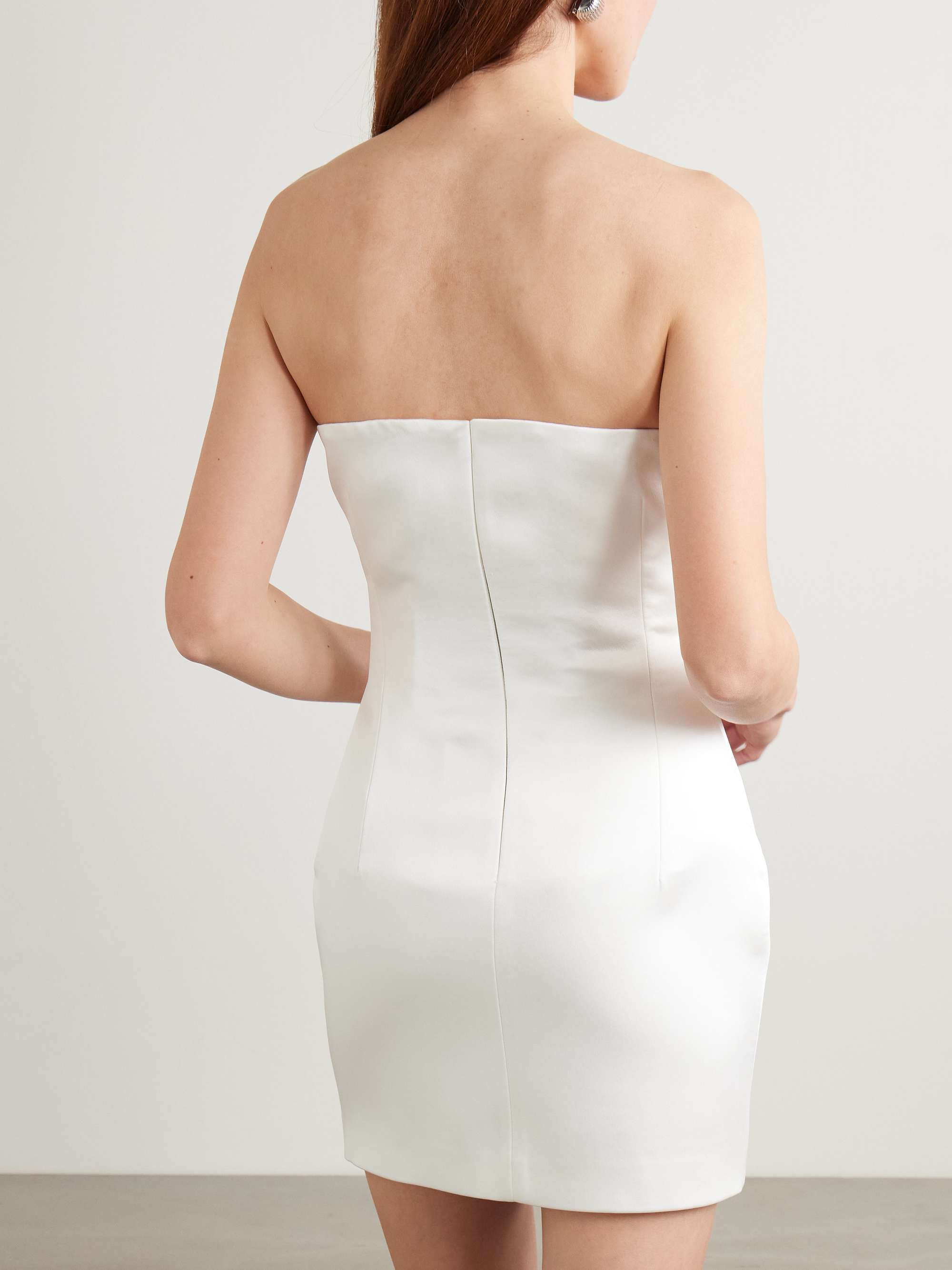 THE NEW ARRIVALS ILKYAZ OZEL 