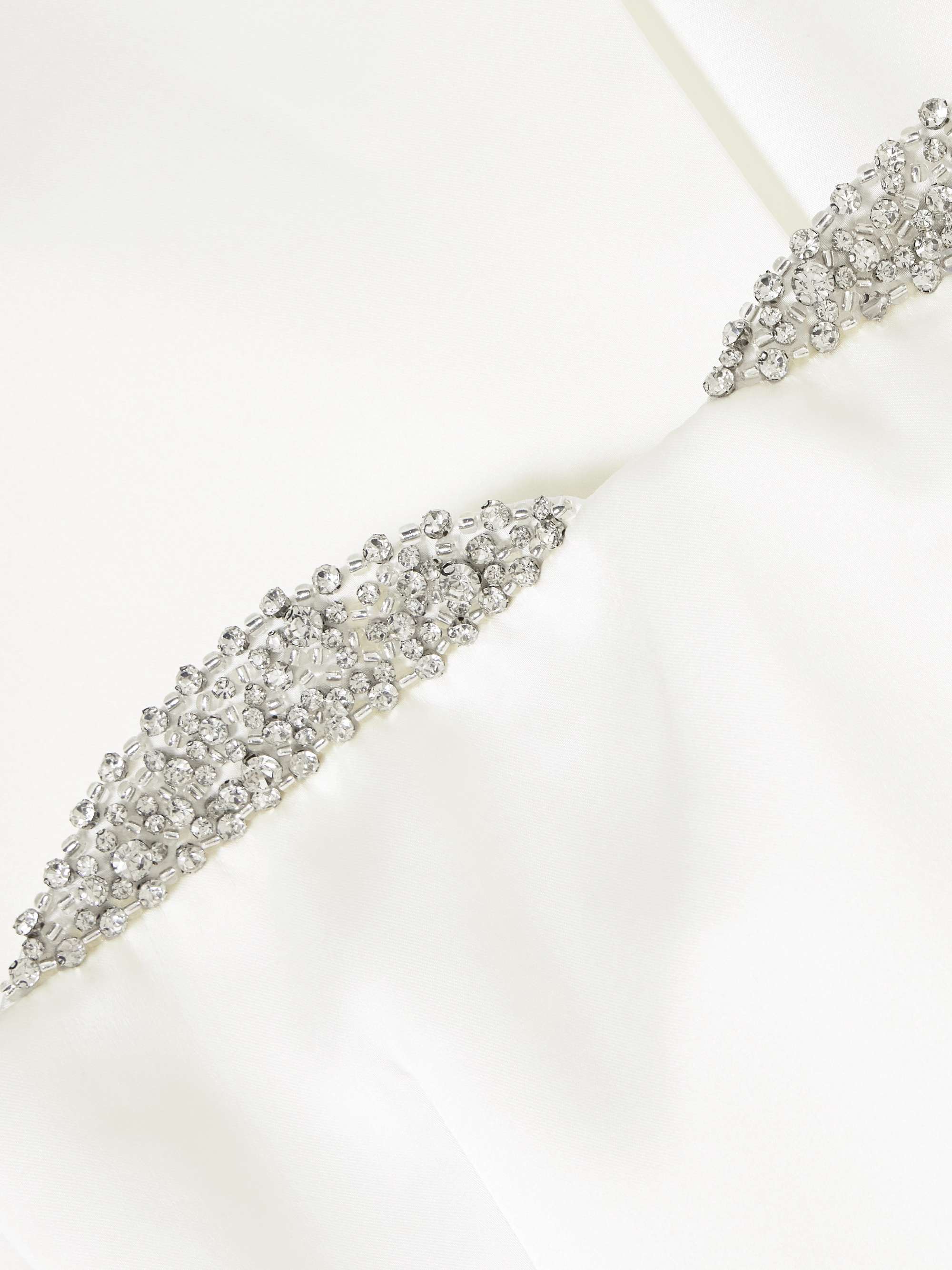 THE NEW ARRIVALS ILKYAZ OZEL 