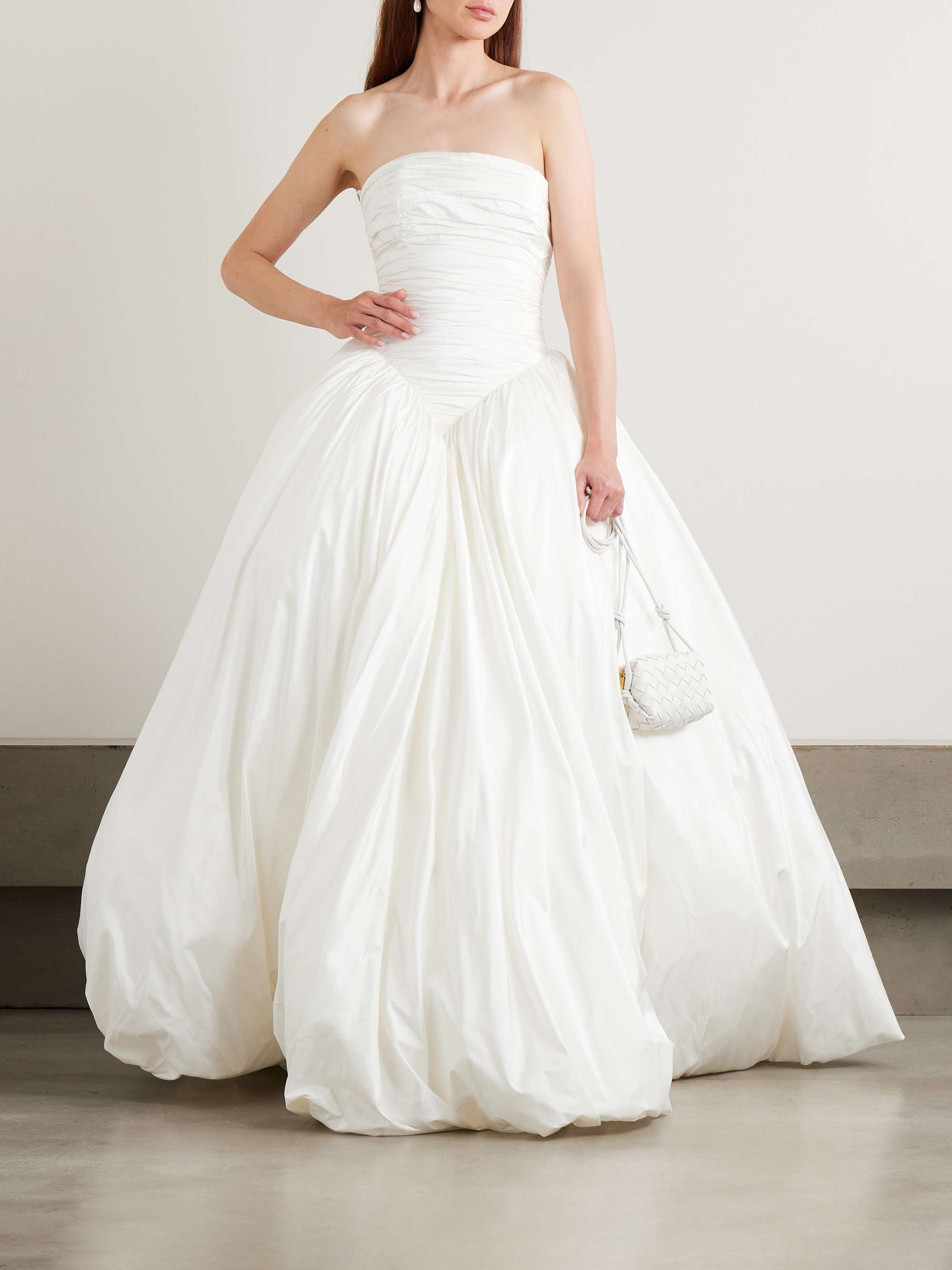 THE NEW ARRIVALS ILKYAZ OZEL 