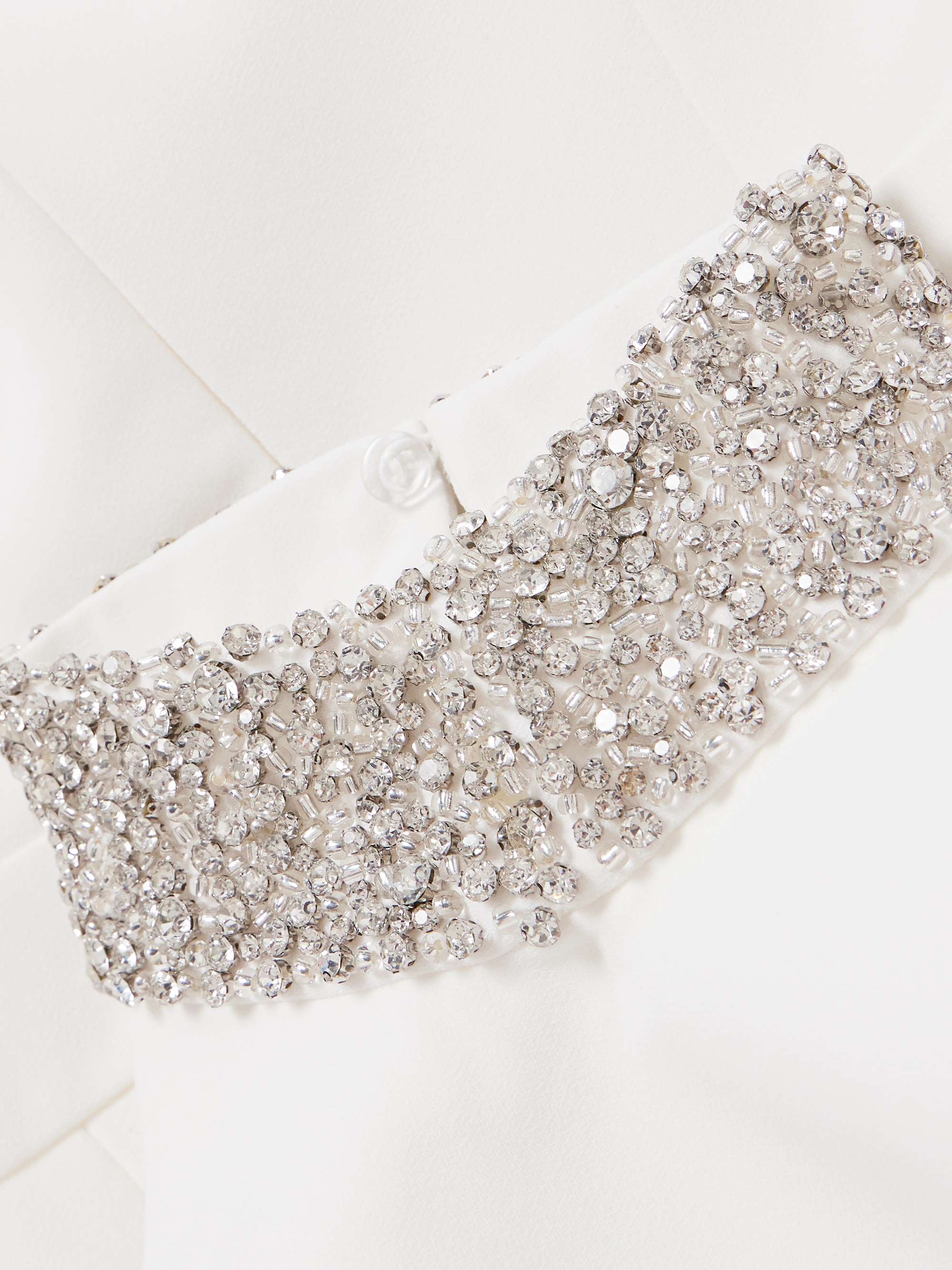THE NEW ARRIVALS ILKYAZ OZEL 