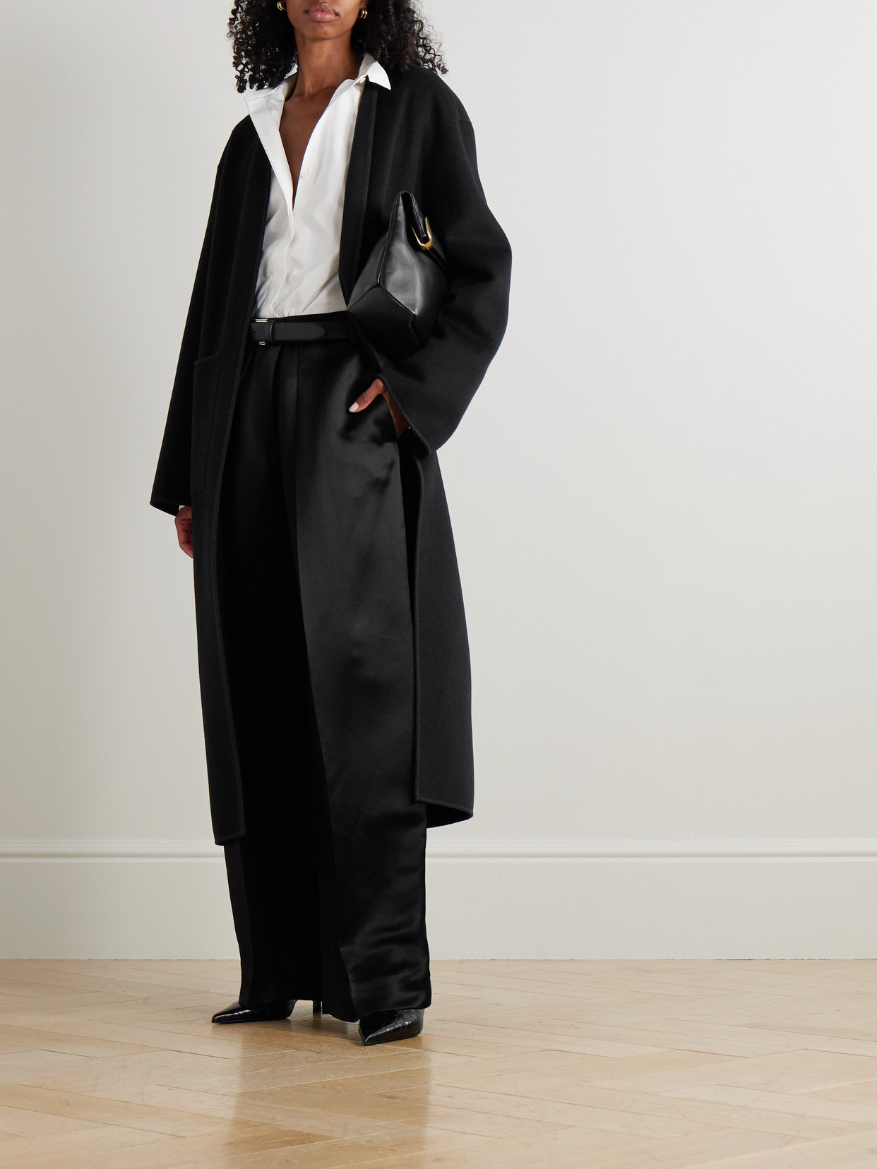Rohe Belted Wool Coat In Black