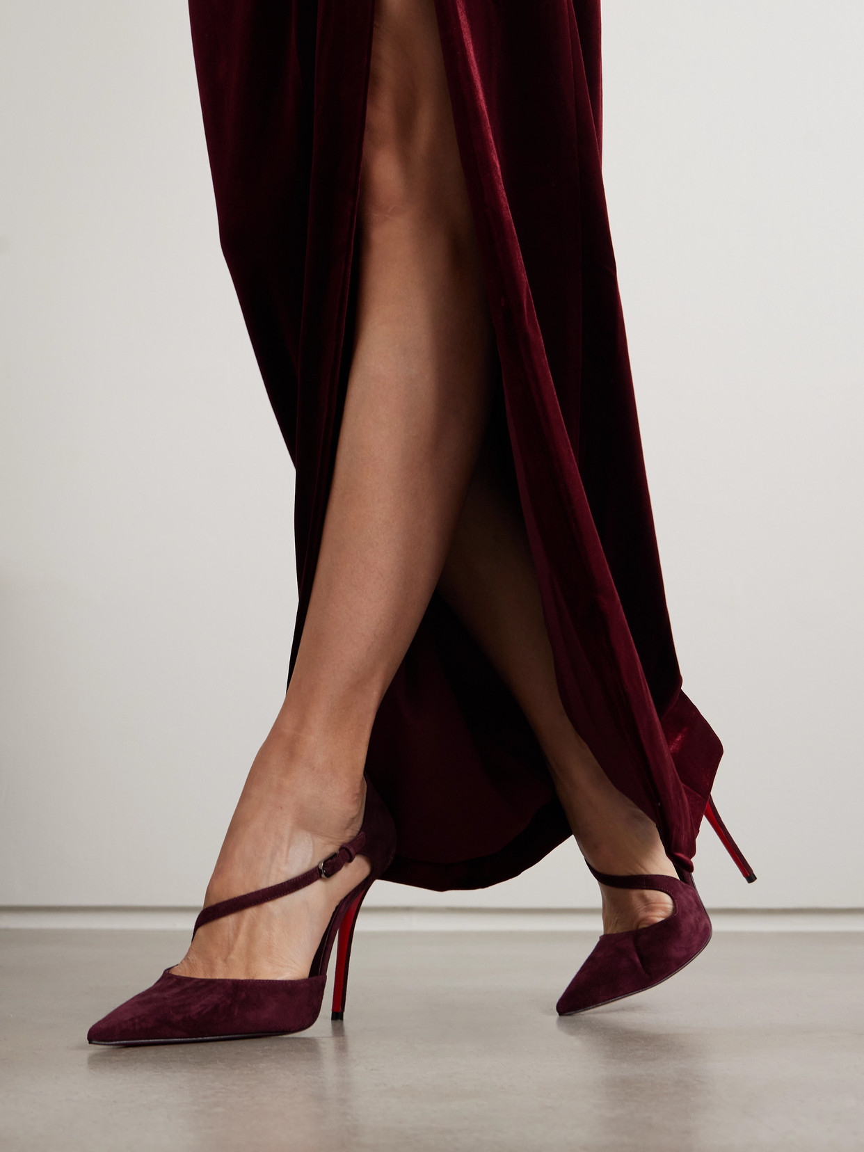 Christian Louboutin Miss Ziggyta 100 Suede Pumps In Purple