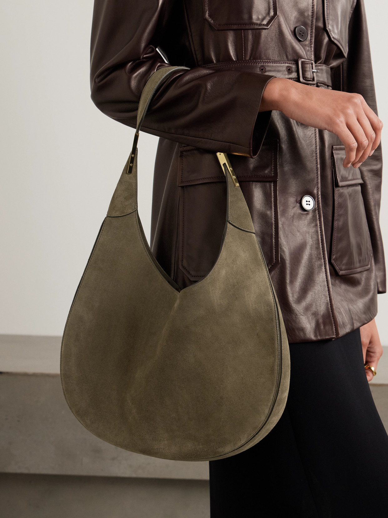 Savette Brown Shoulder Bag With Open Top In Suede In Brown