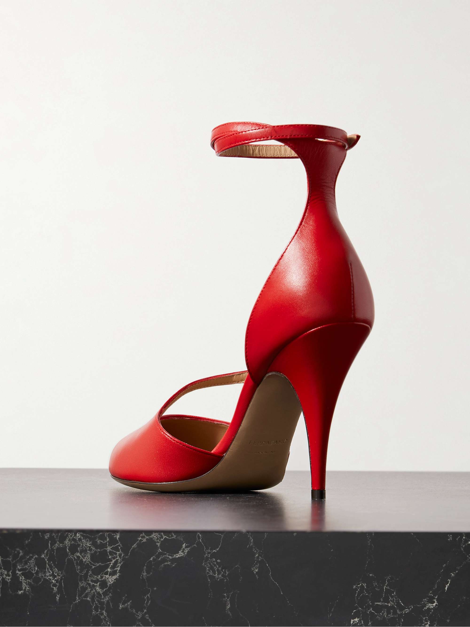 FERRAGAMO 
