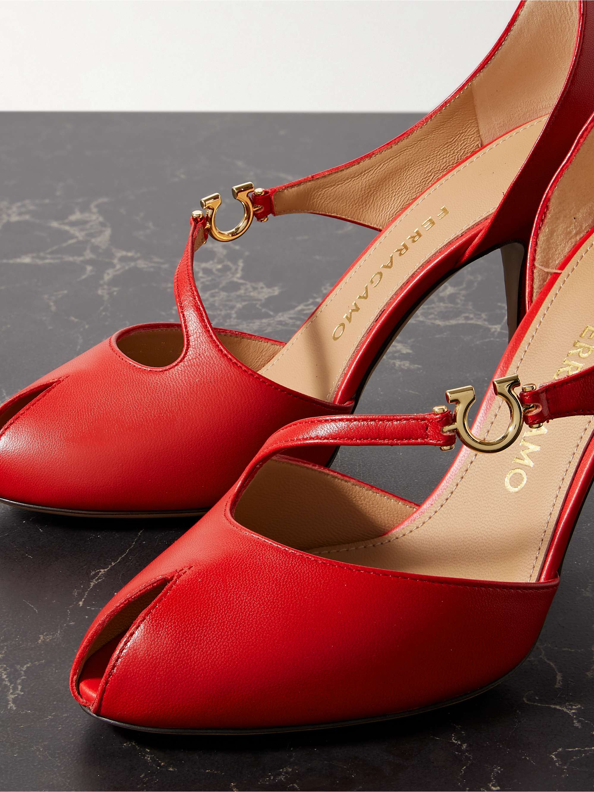 FERRAGAMO 